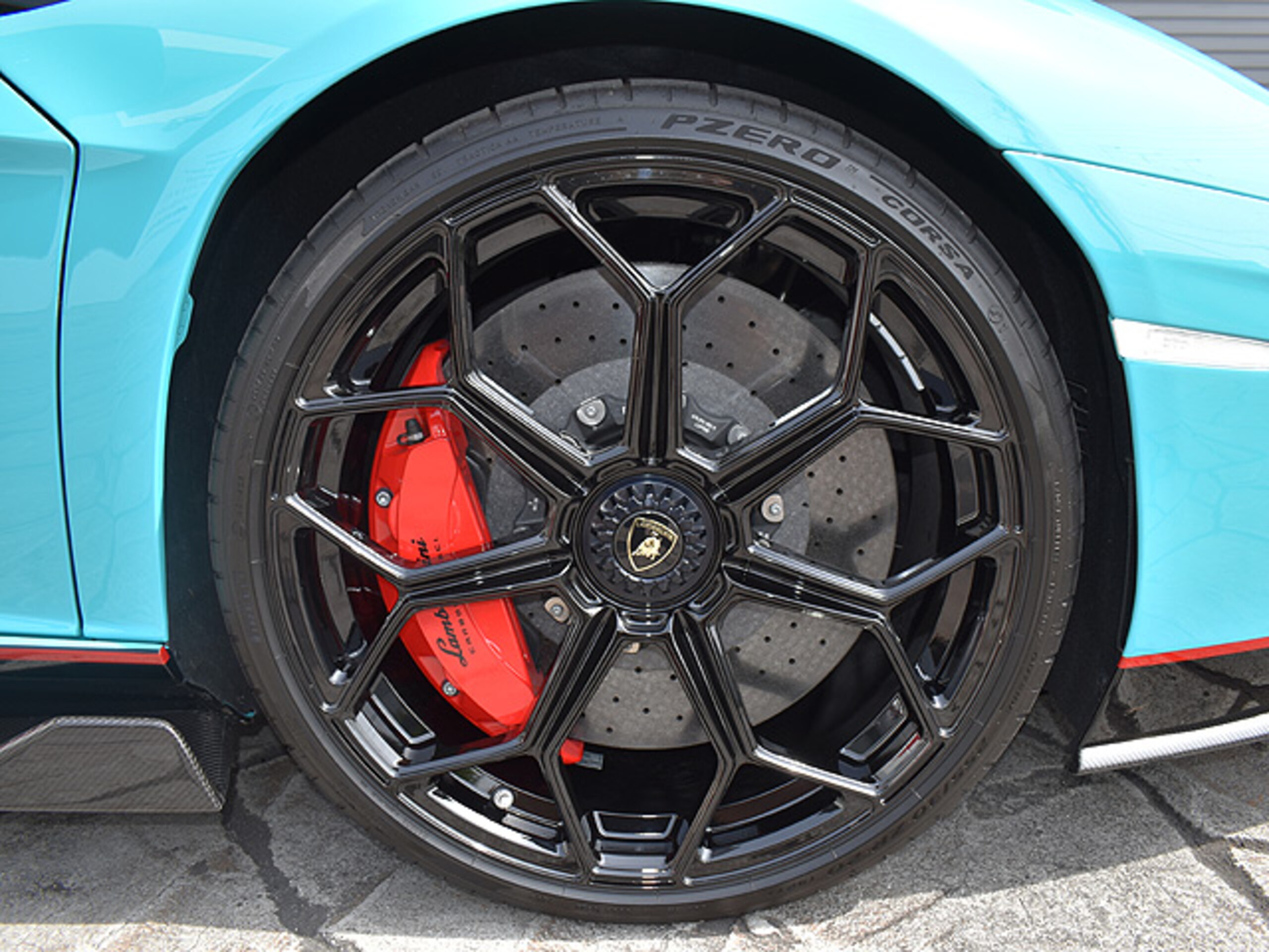 2022 Lamborghini Aventador Roadster LP780-4 Ultimae — Photo 17 / 38