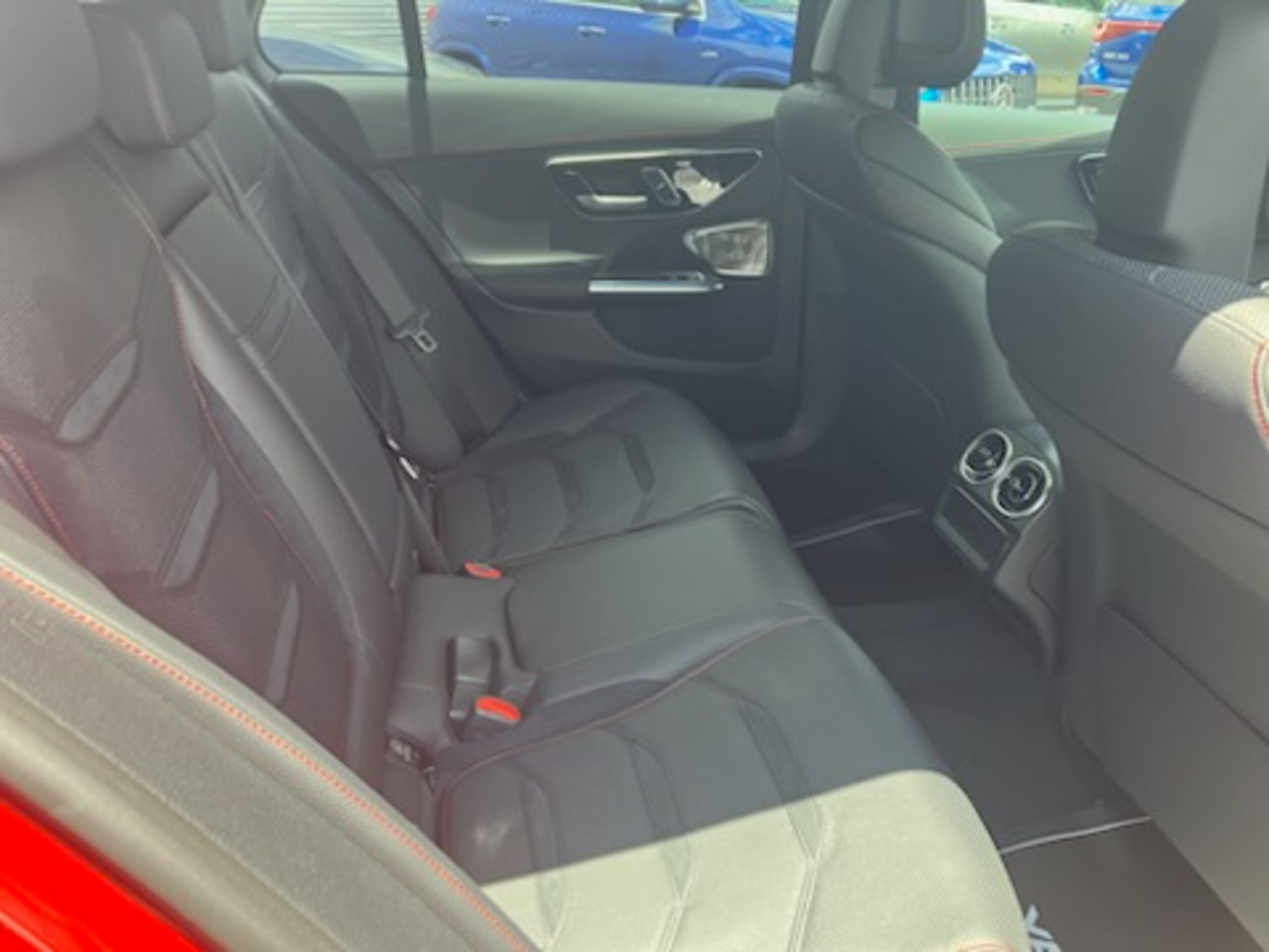2025 Mercedes Benz C43 AMG — Photo 8 / 19