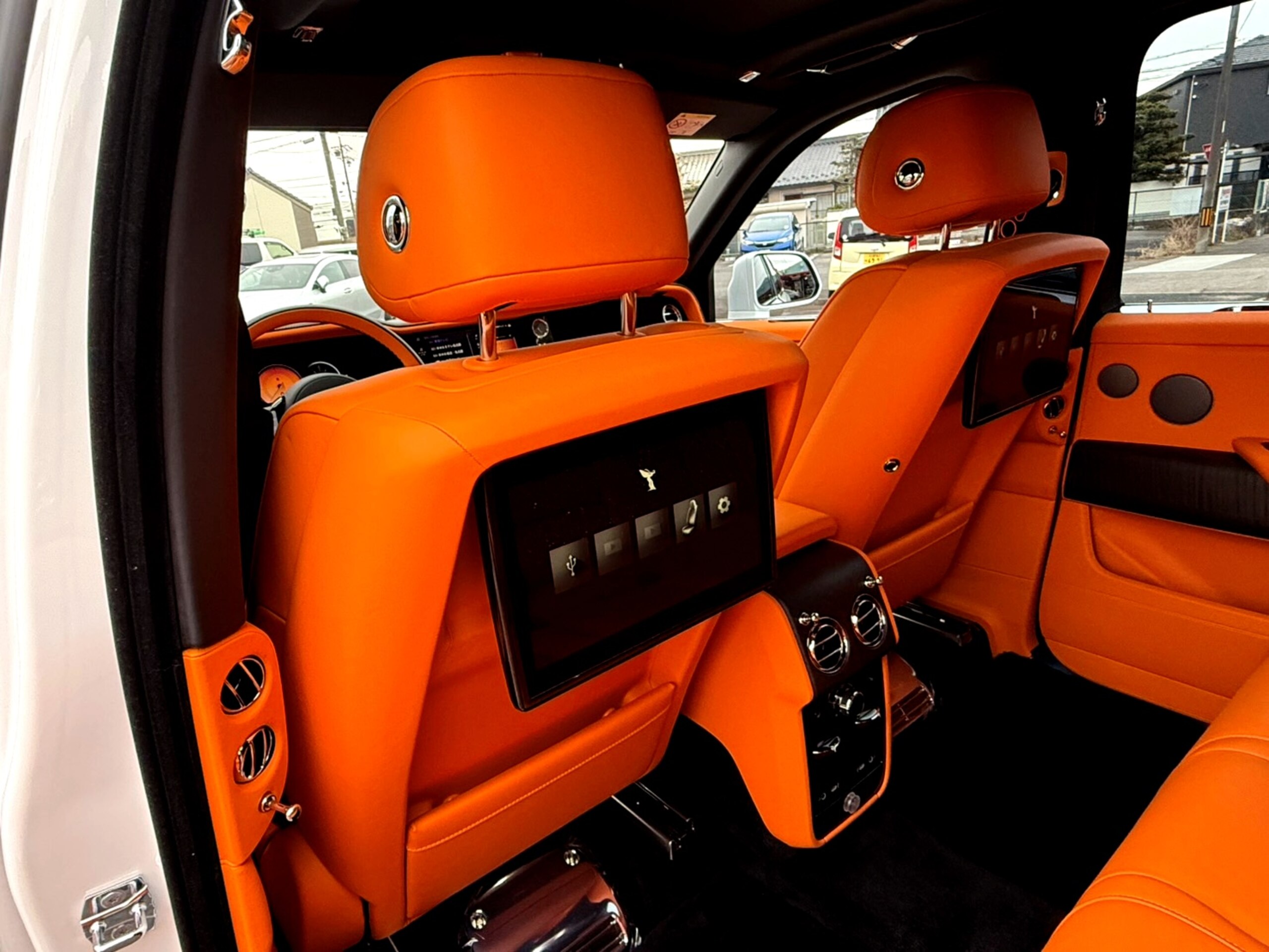 2025 Rolls-Royce Cullinan — Photo 19 / 25