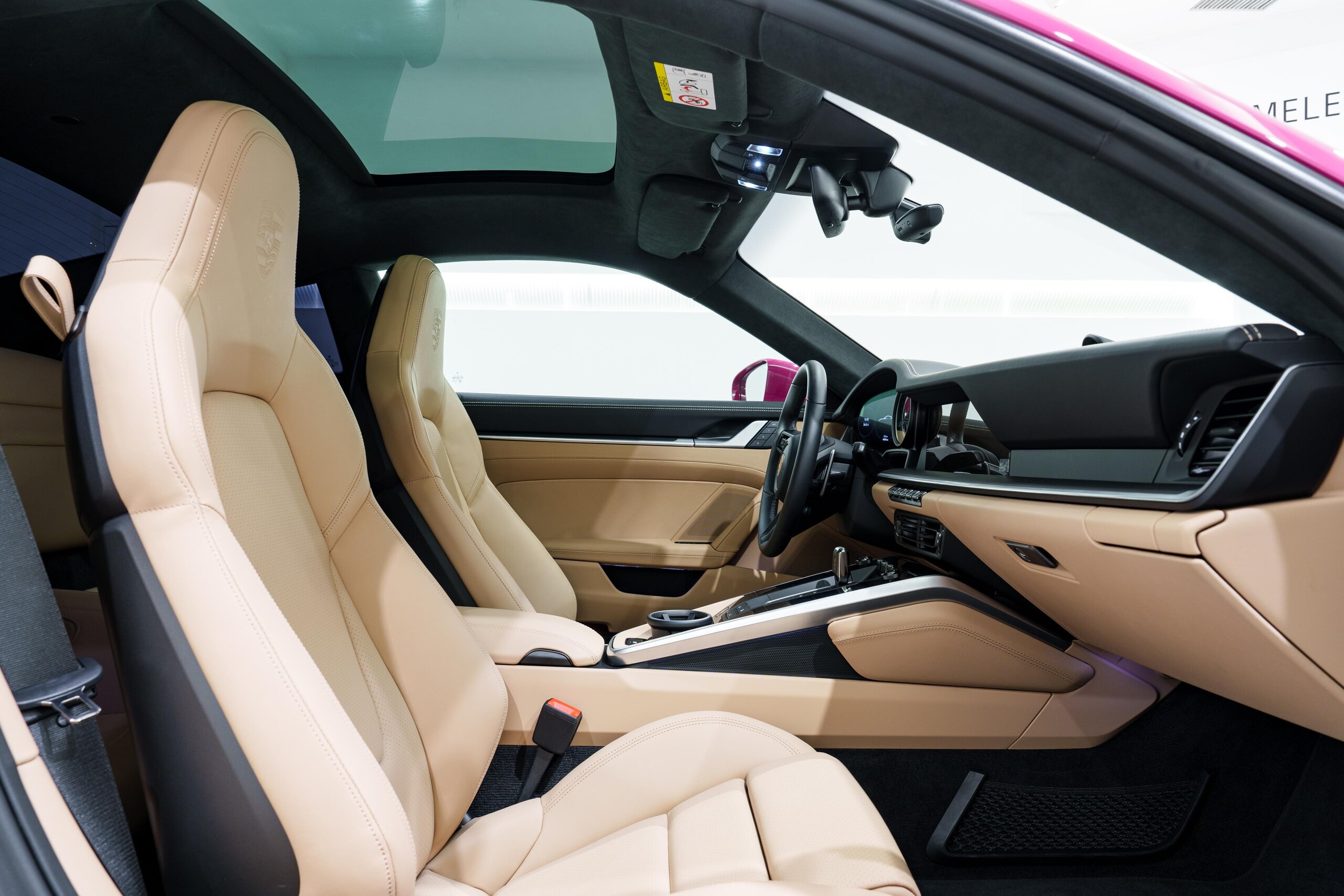 2024 Porsche 911 Carrera 4 GTS — Photo 19 / 23