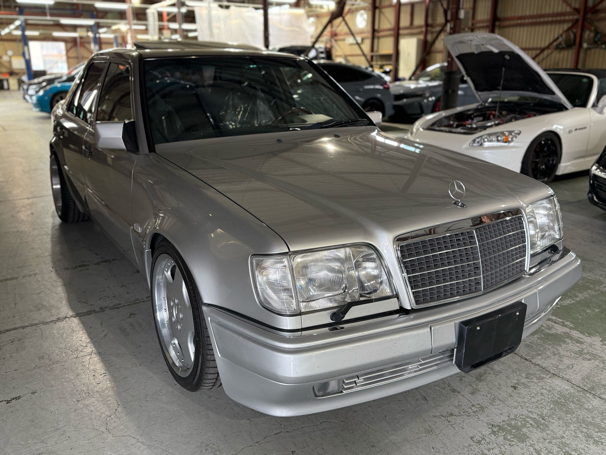 1992 Mercedes Benz 500E WDB1240361B693091 for sale in Japan