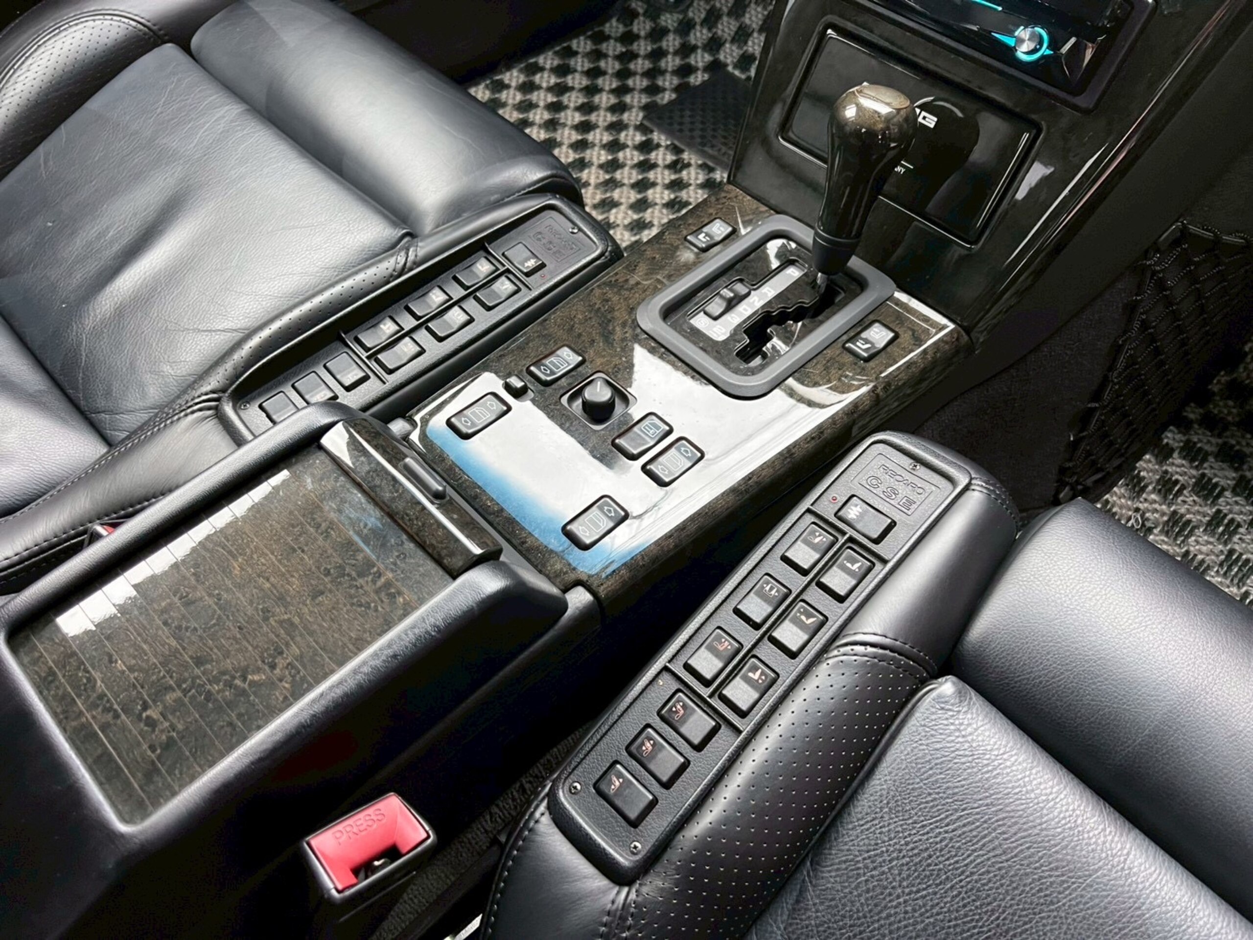 1995 Mercedes Benz E60 AMG — Photo 67 / 74