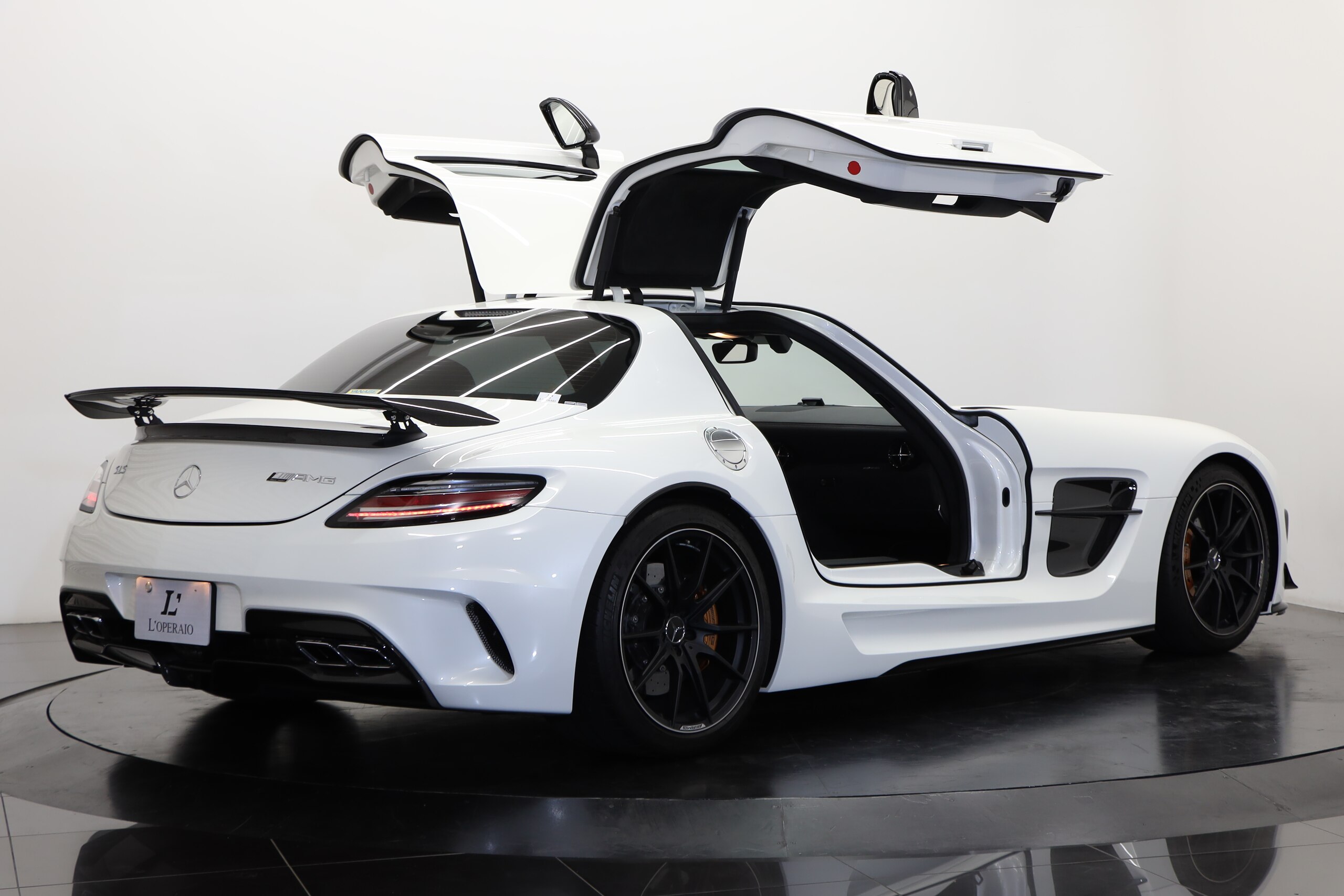 2013 Mercedes Benz SLS AMG — Photo 8 / 22