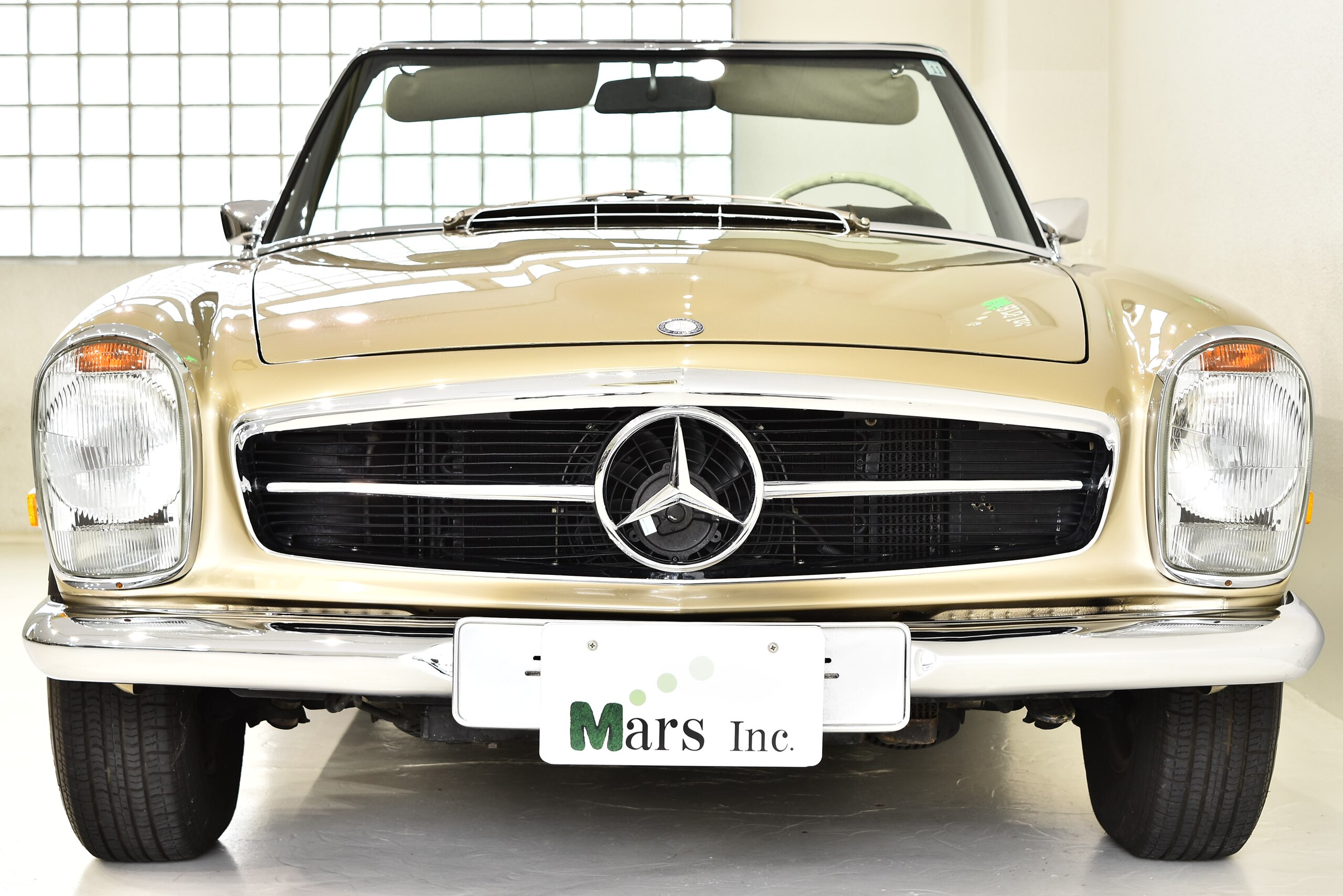 1970 Mercedes Benz 280SL for sale in Japan
