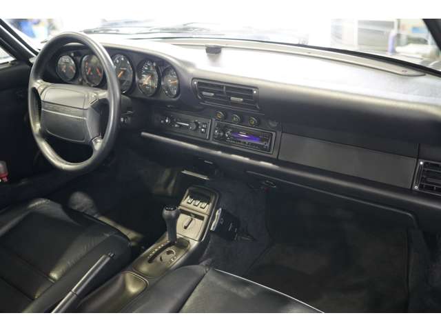 1992 Porsche 911 Carrera 2 — Photo 9 / 13