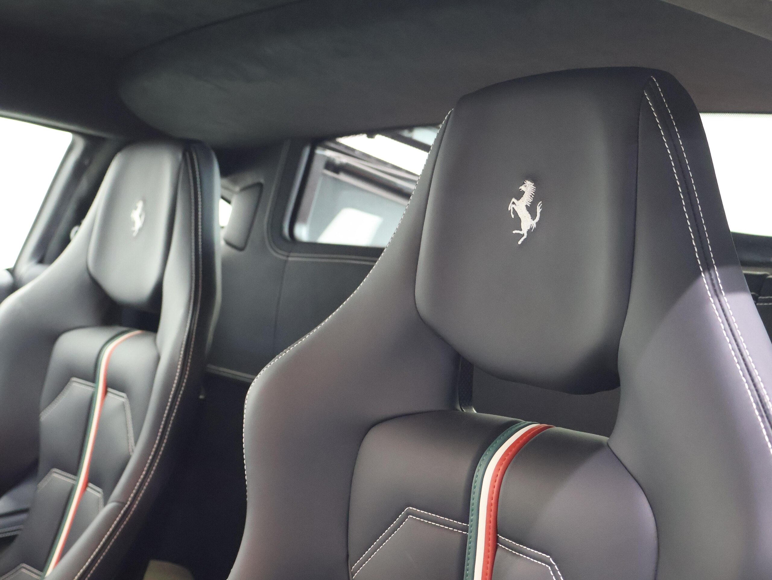 2013 Ferrari 458 Italia F1 DCT — Photo 9 / 32