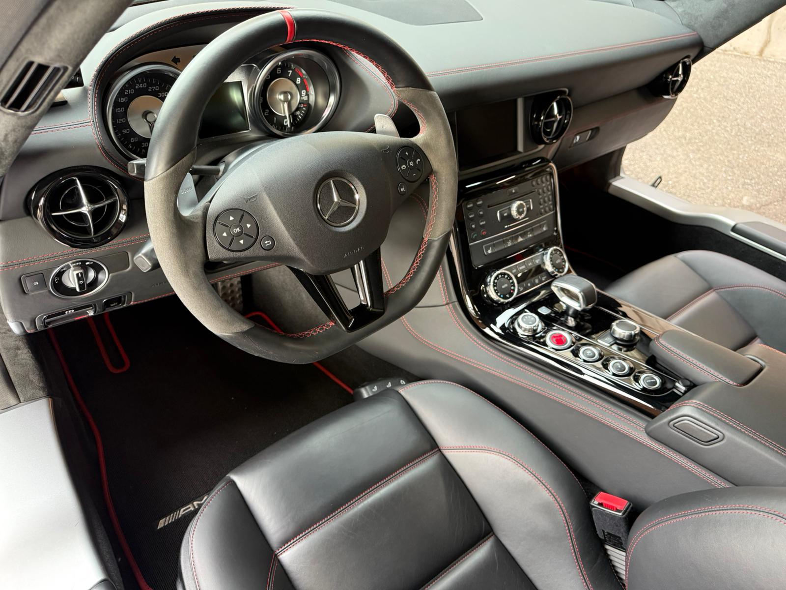 2014 Mercedes Benz SLS AMG GT — Photo 10 / 20