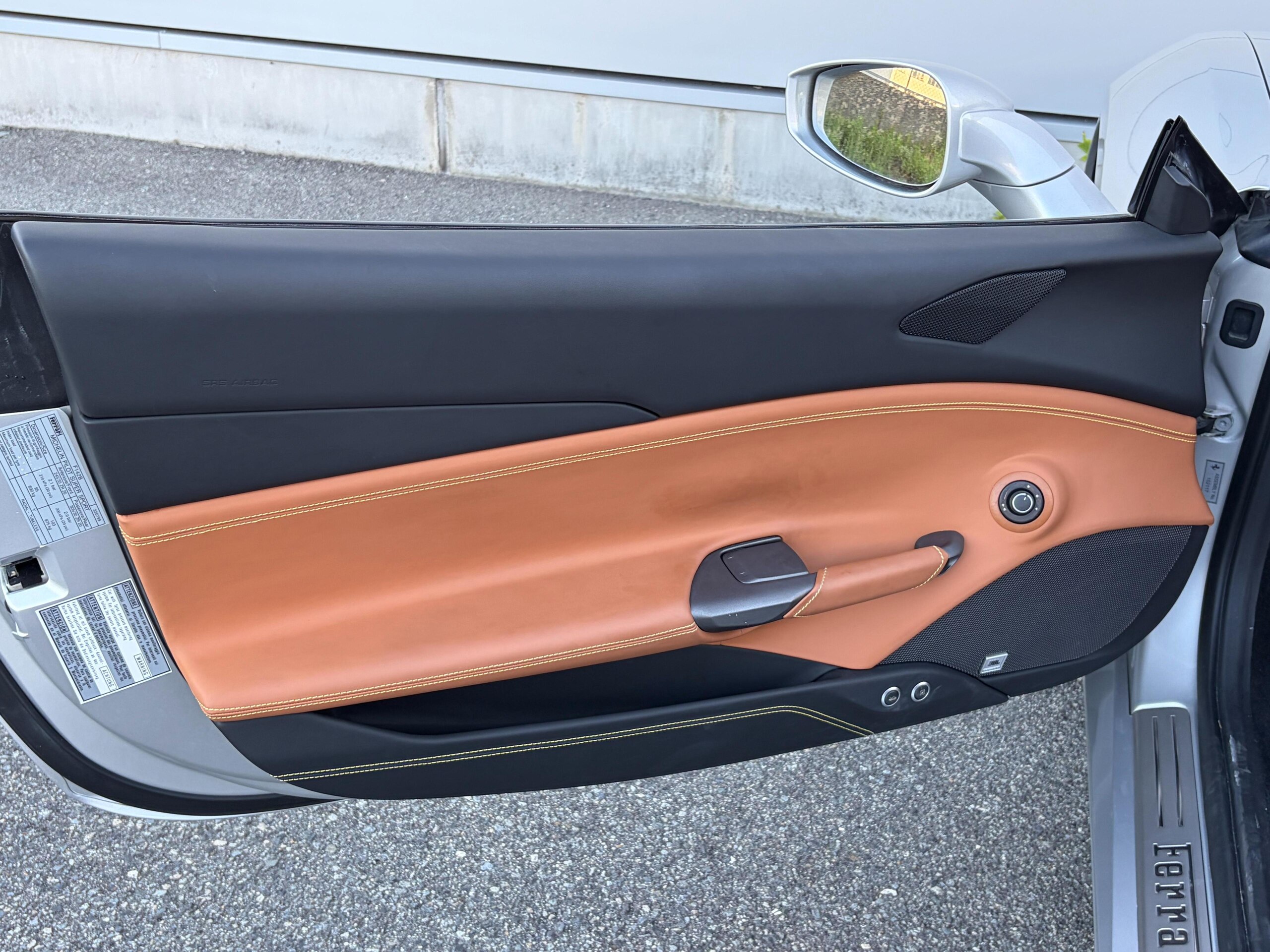 2018 Ferrari 488 Spider — Photo 17 / 26