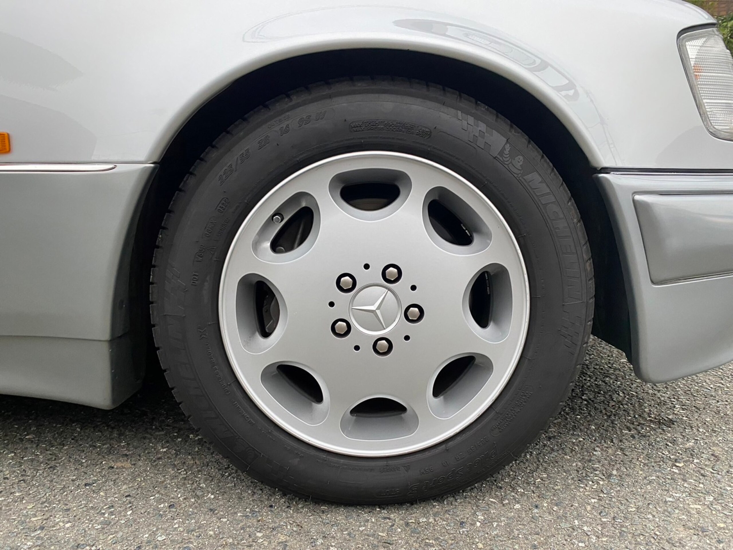 1993 Mercedes Benz E500 — Photo 13 / 15
