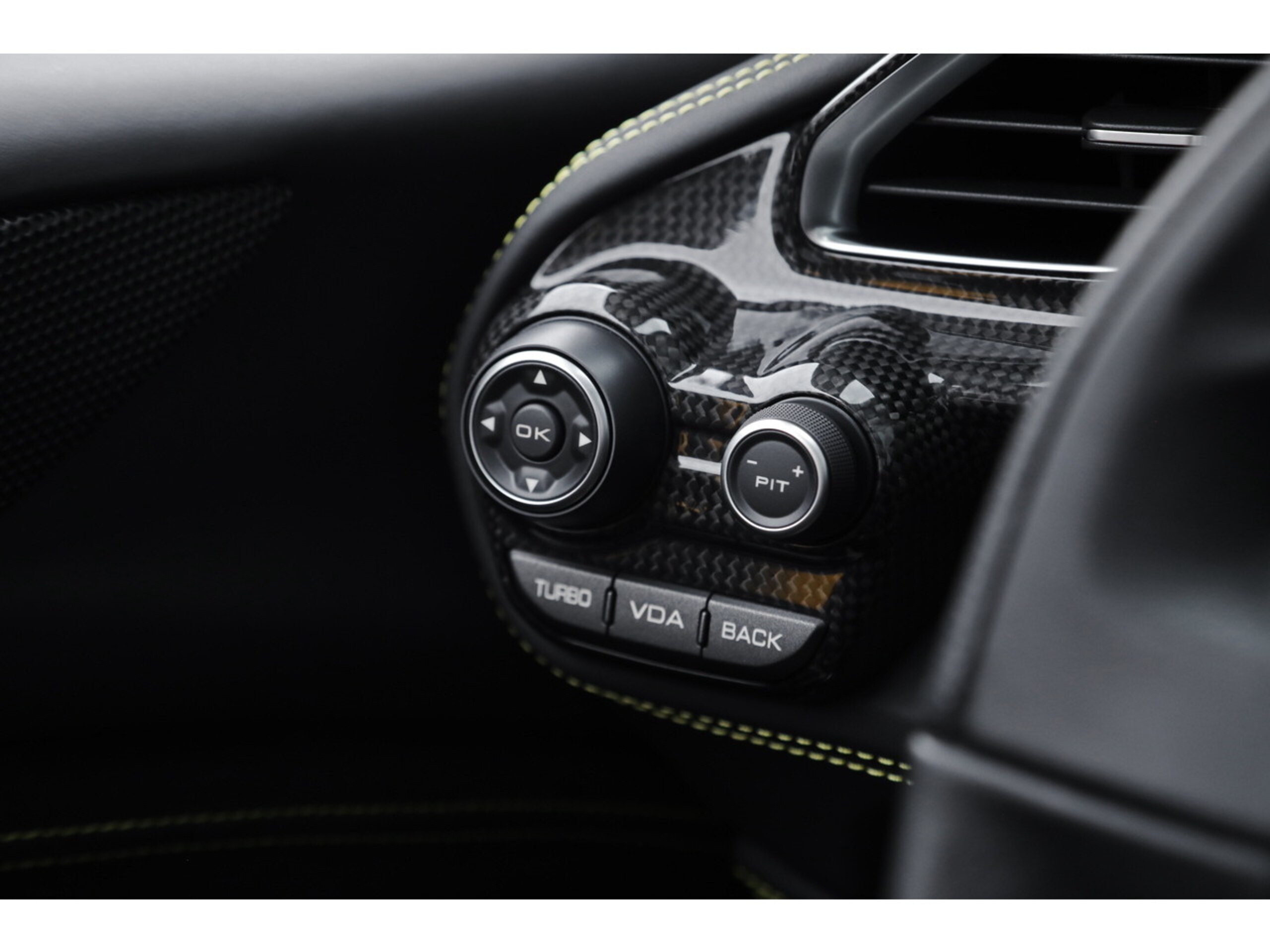 2018 Ferrari 488 Spider — Photo 9 / 65