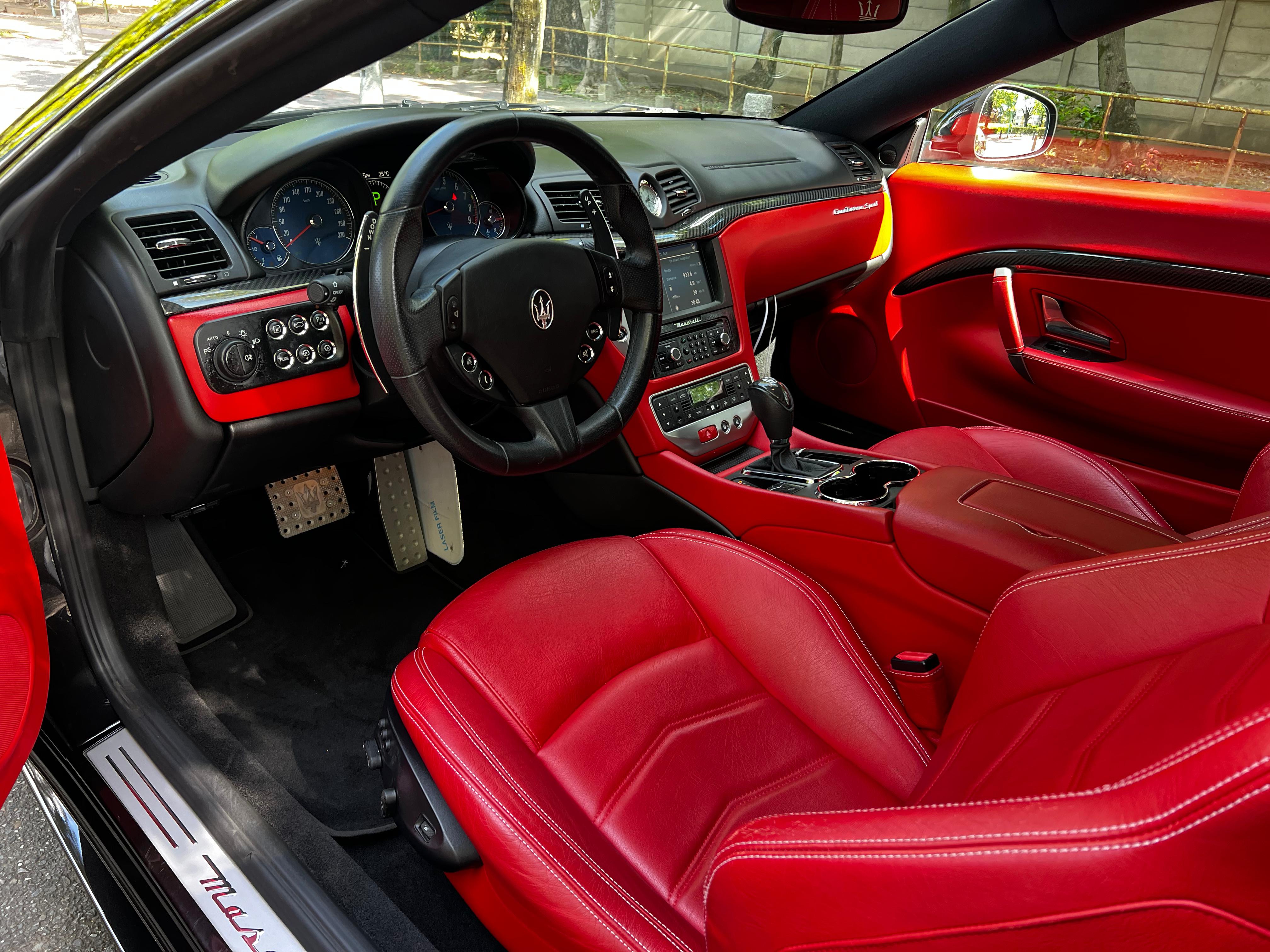 2015 Maserati GranTurismo Sport — Photo 9 / 16