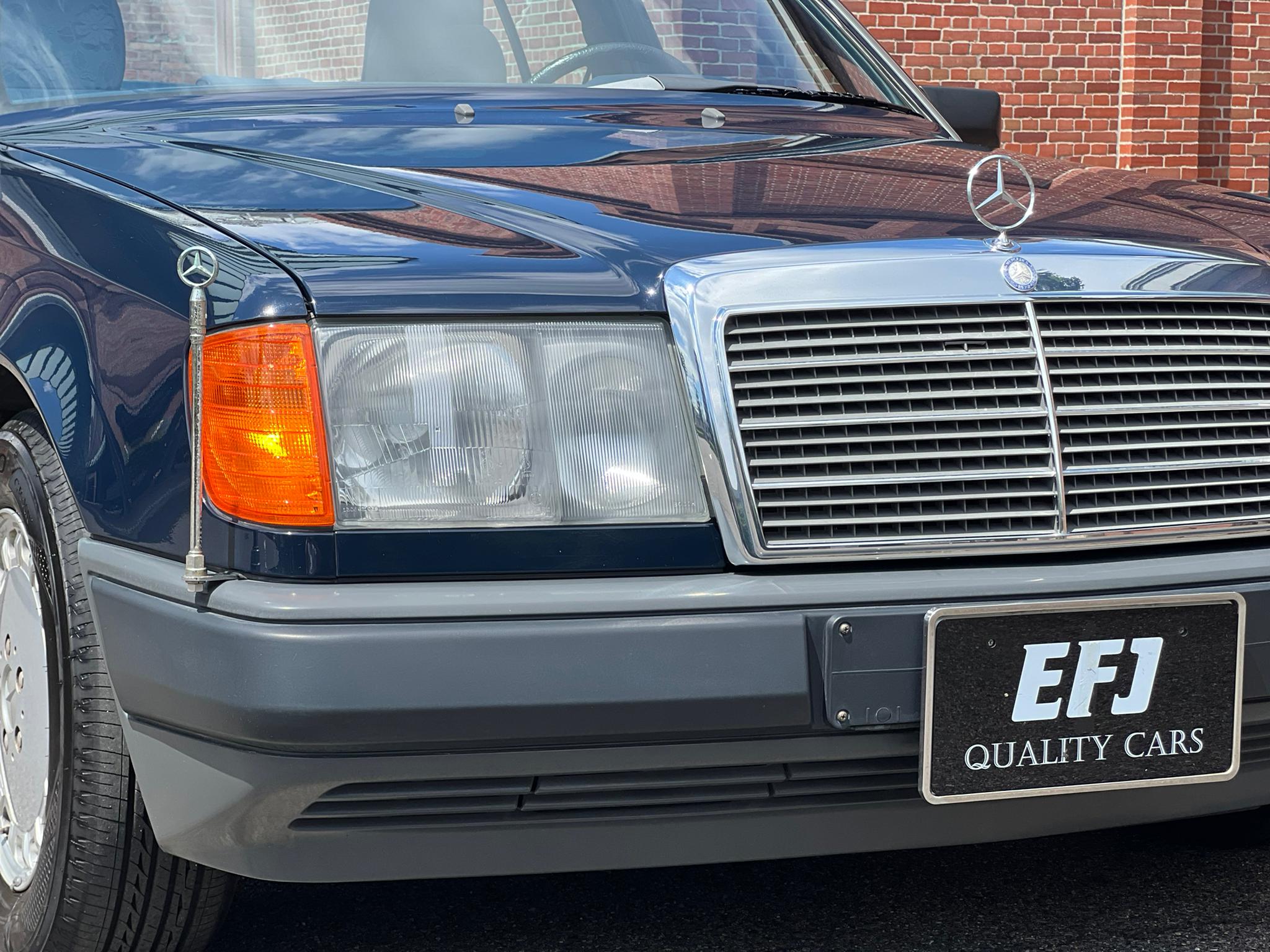 1988 Mercedes Benz 230E — Photo 6 / 29