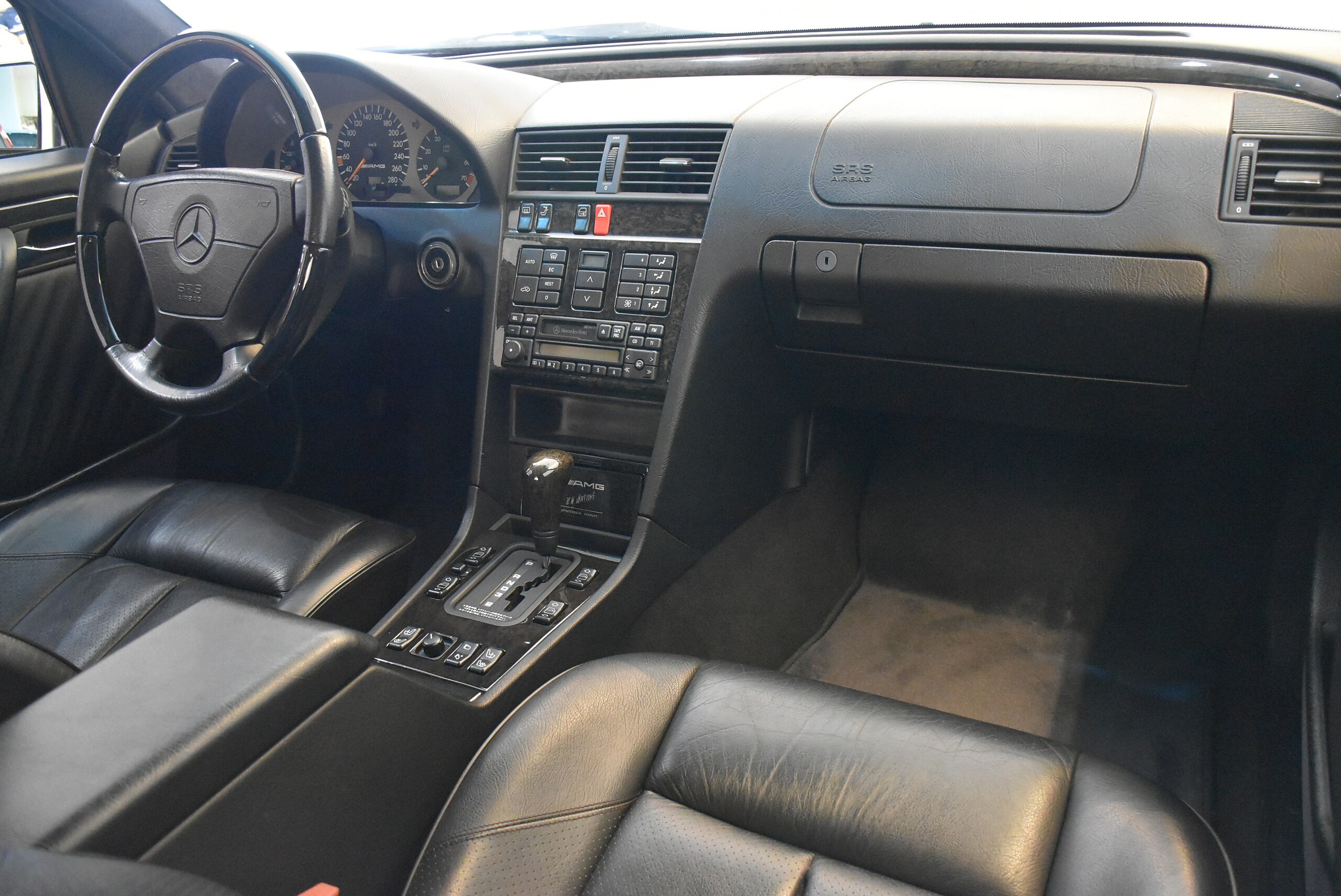 1995 Mercedes Benz C36 AMG — Photo 8 / 13