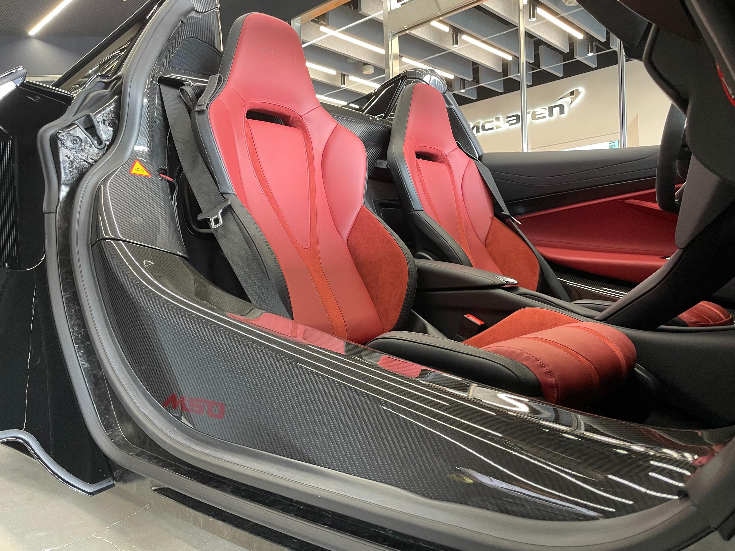 2024 McLaren 750S Spider — Photo 17 / 18