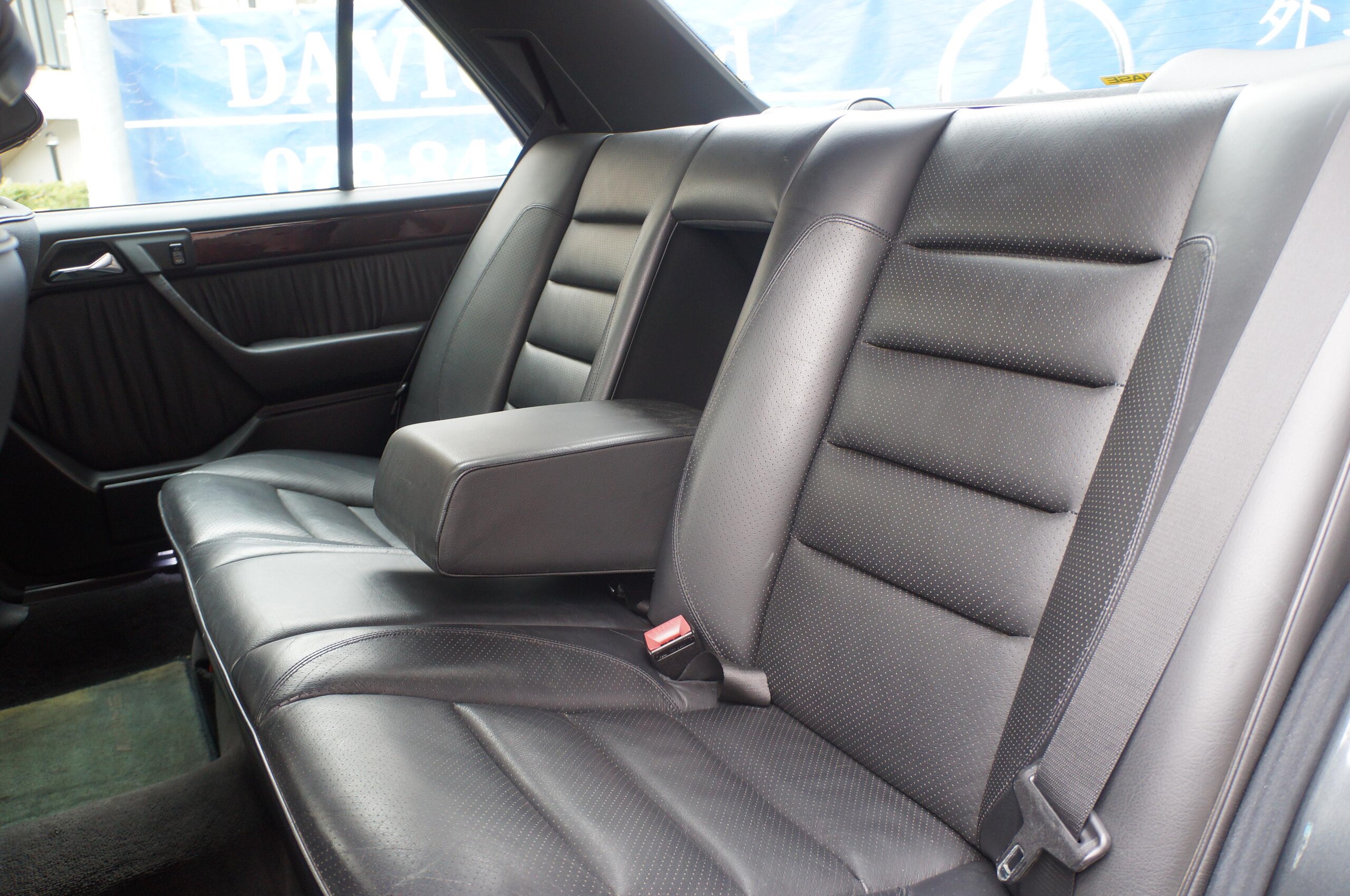 1994 Mercedes Benz E400 AMG — Photo 14 / 18