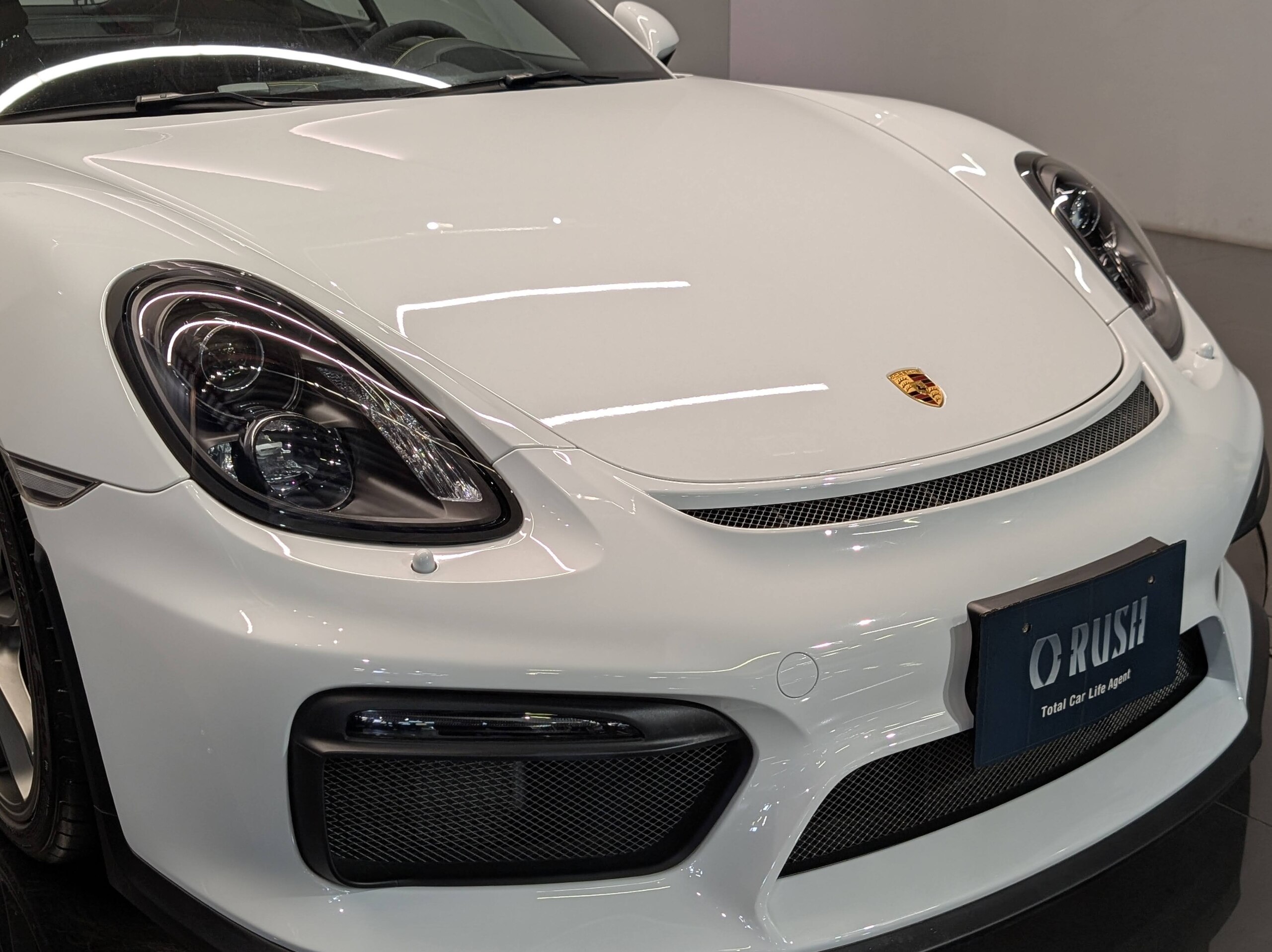 2016 Porsche Cayman GT4 — Photo 35 / 38