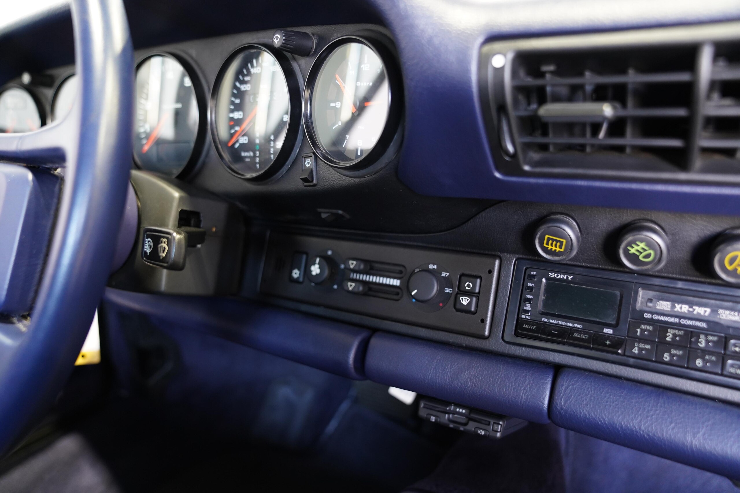 1991 Porsche 911 Carrera 2 — Photo 7 / 14