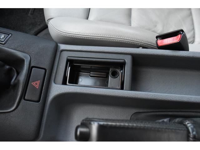 1995 BMW 318is — Photo 19 / 29