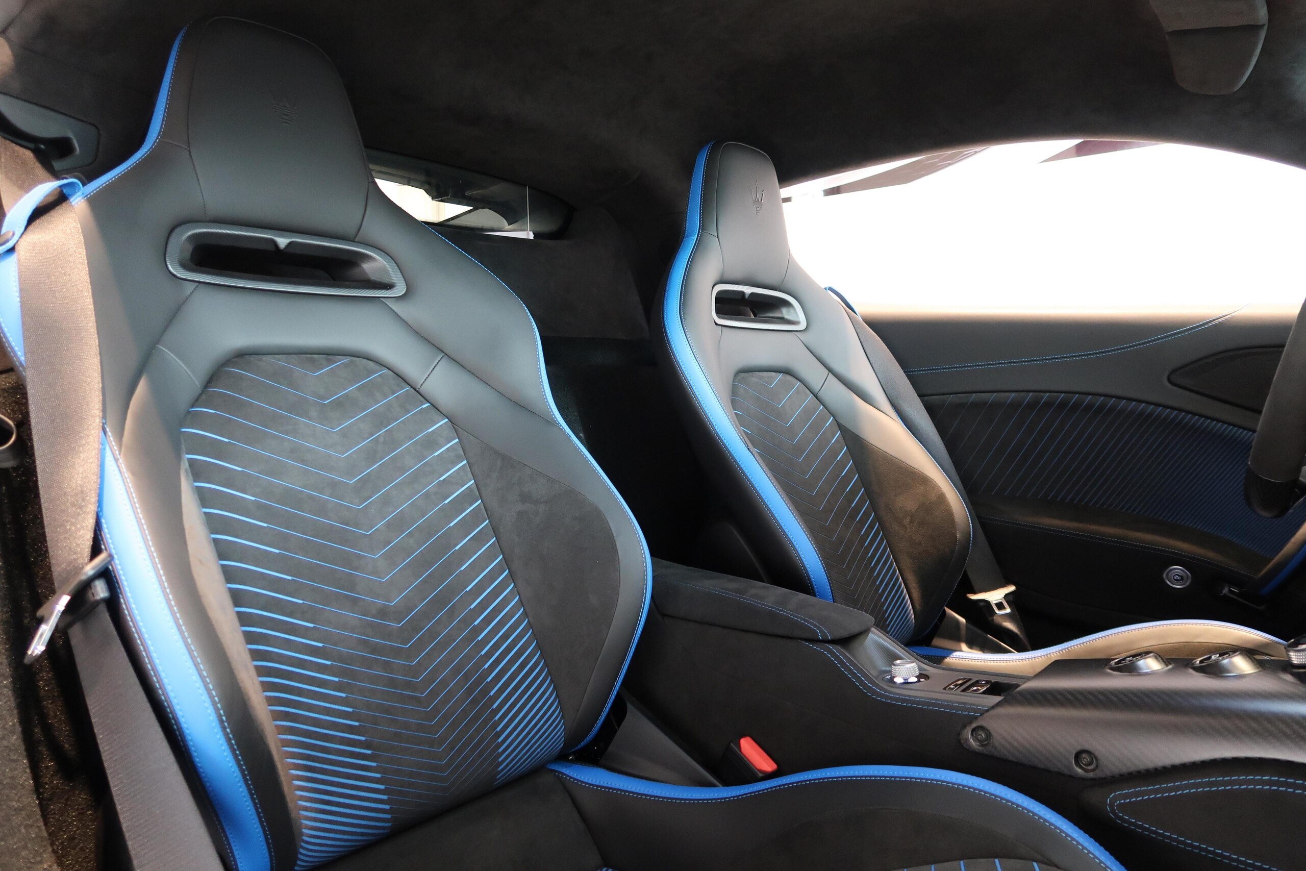 2023 Maserati MC20 — Photo 14 / 19