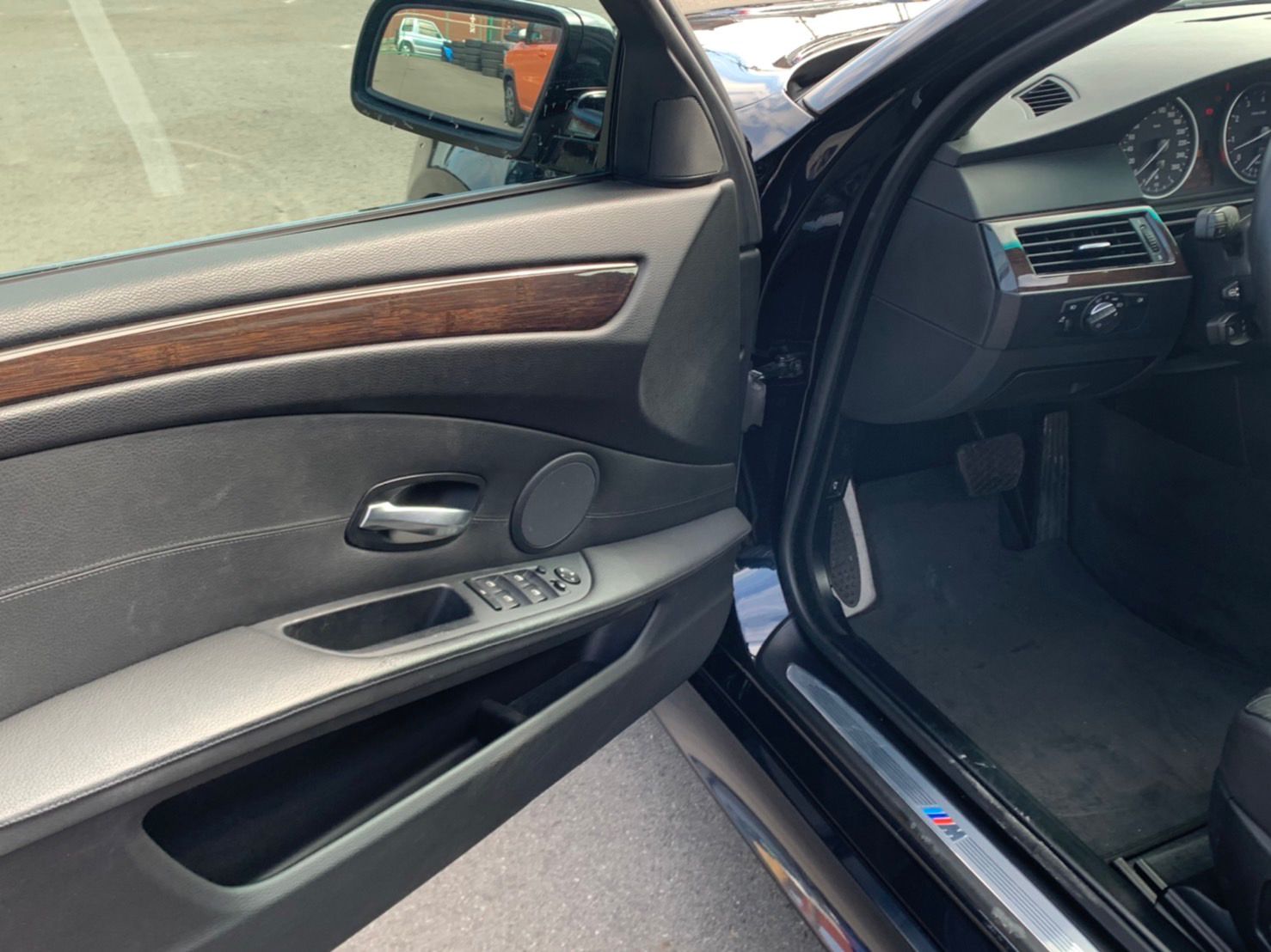 2009 BMW 525i M Sport — Photo 10 / 22