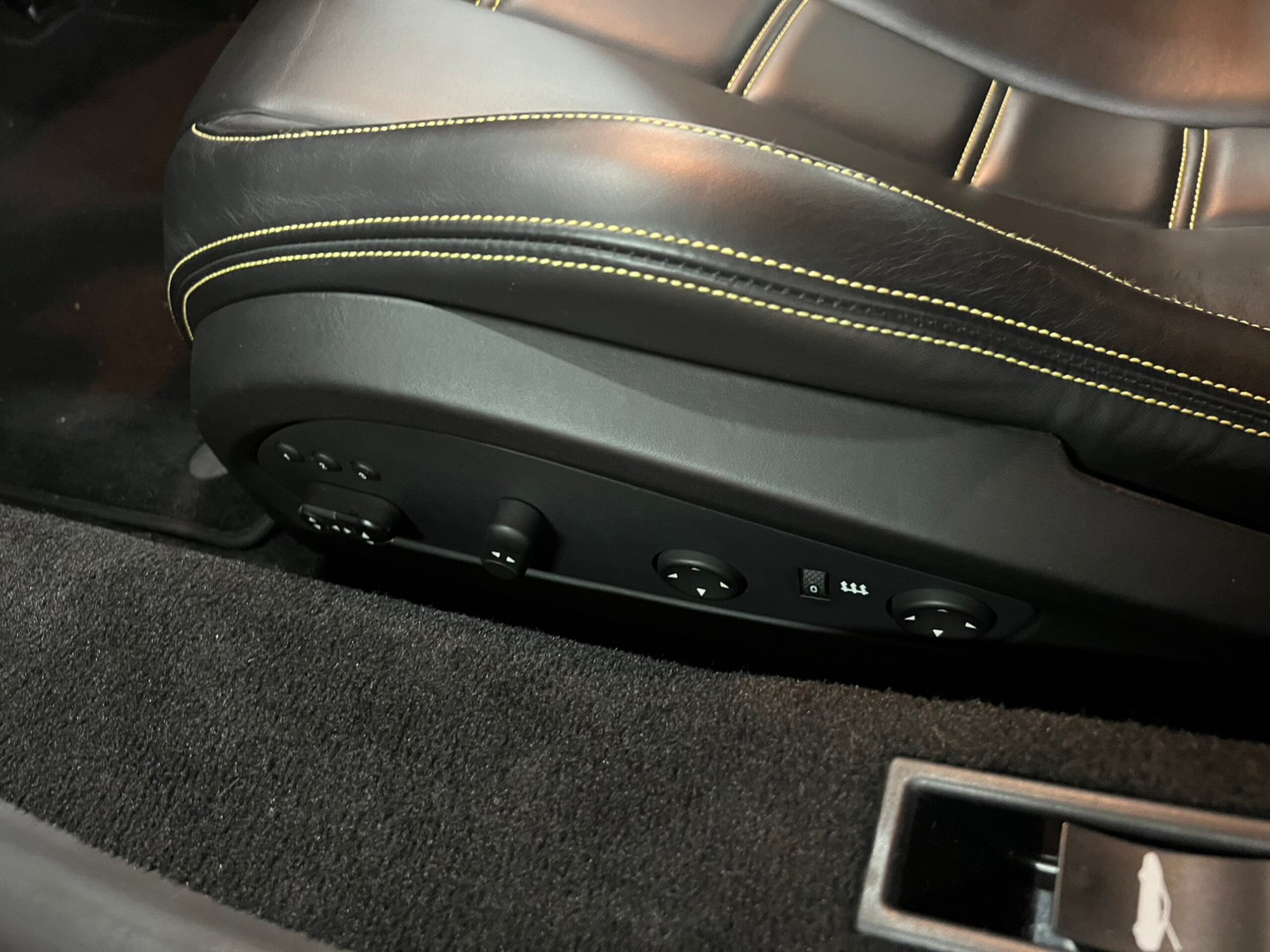 2010 Ferrari 458 Italia F1 DCT — Photo 19 / 30