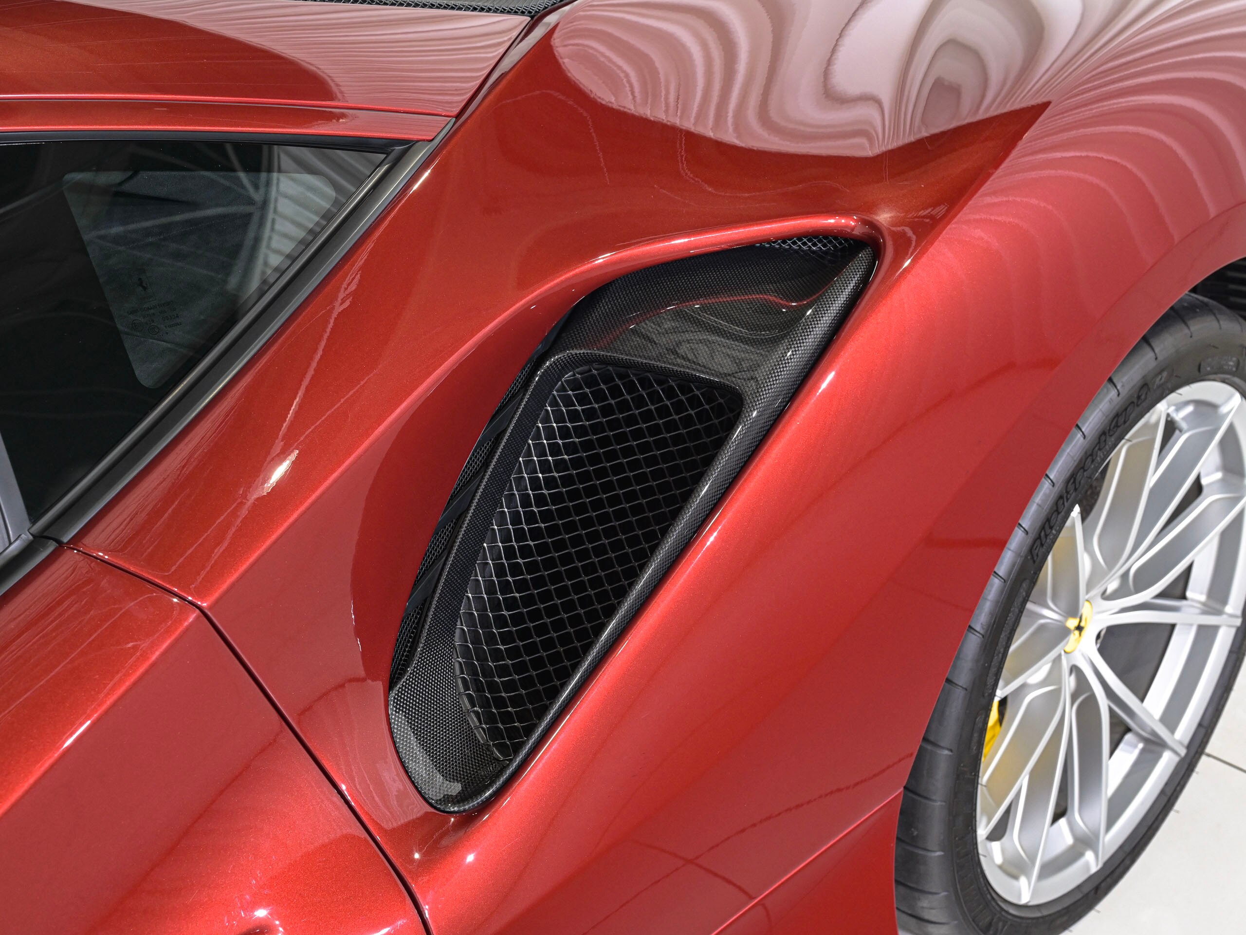 2020 Ferrari 488 Pista — Photo 10 / 30