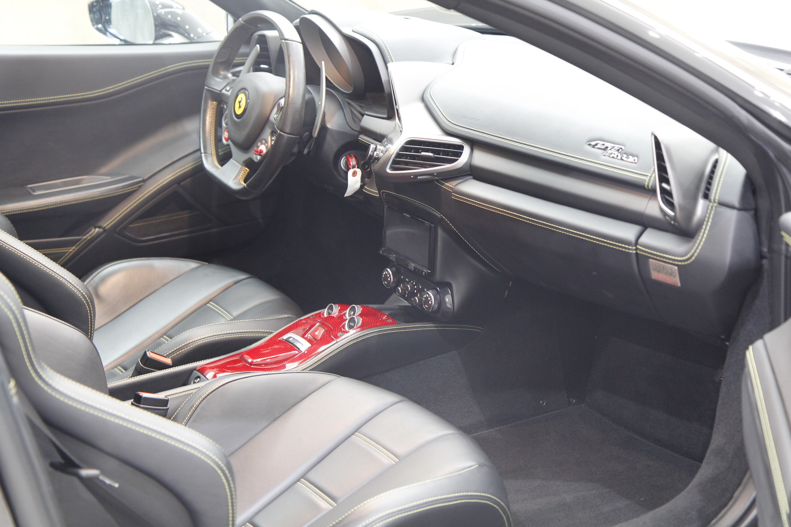 2012 Ferrari 458 Italia F1 DCT — Photo 9 / 17