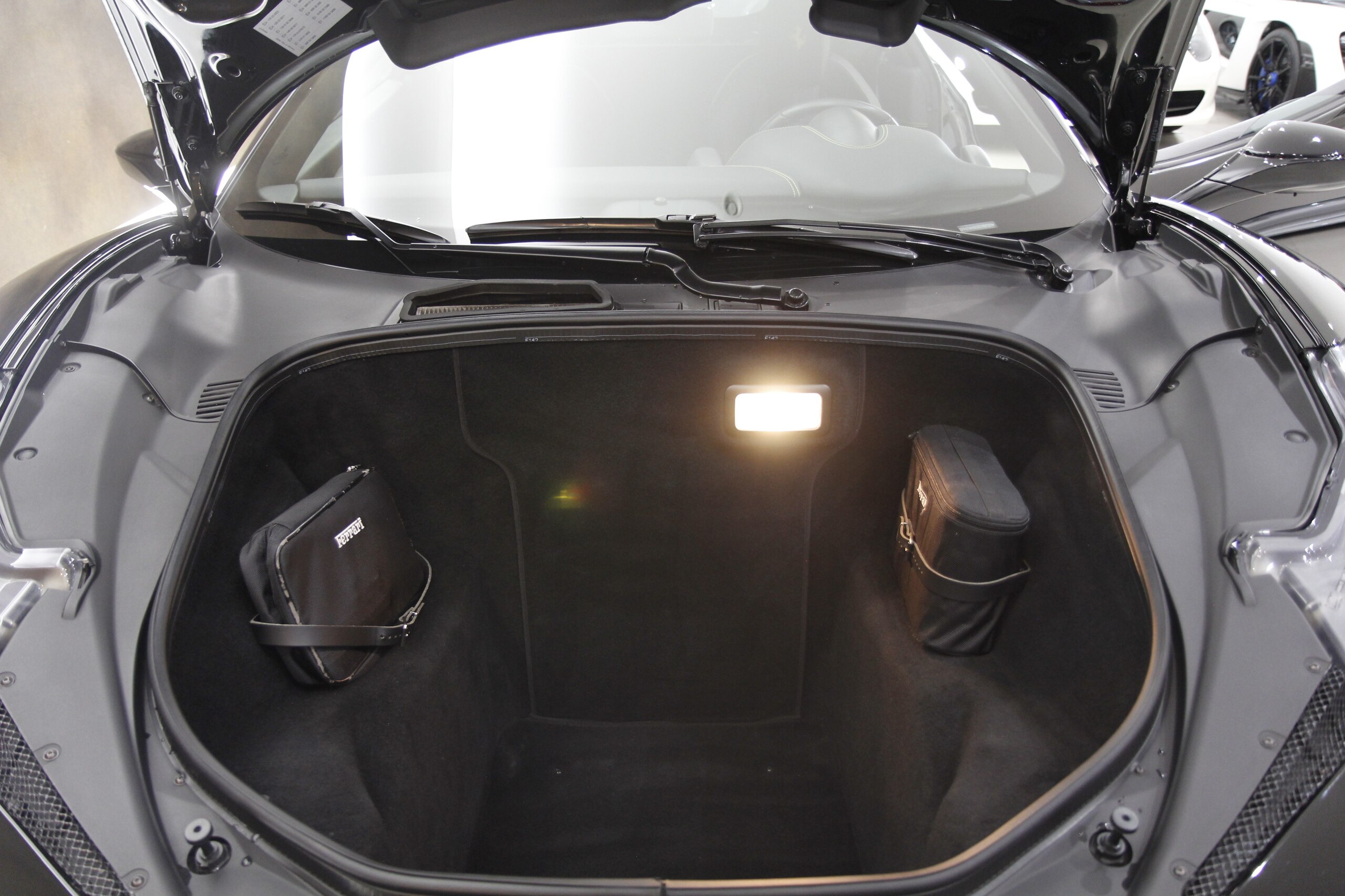 2012 Ferrari 458 Italia F1 DCT — Photo 16 / 17