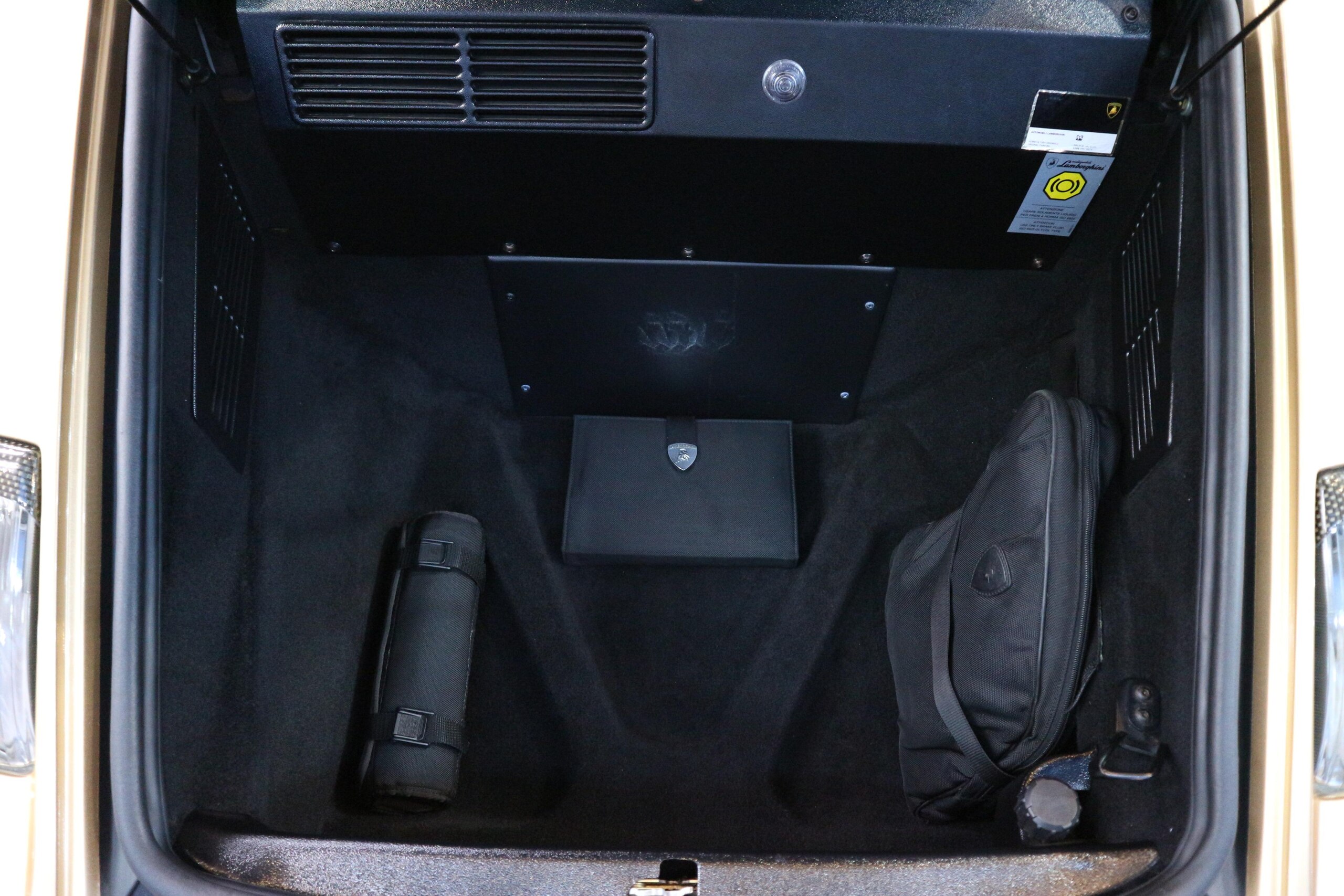 2001 Lamborghini Diablo VT 6.0 SE — Photo 17 / 18