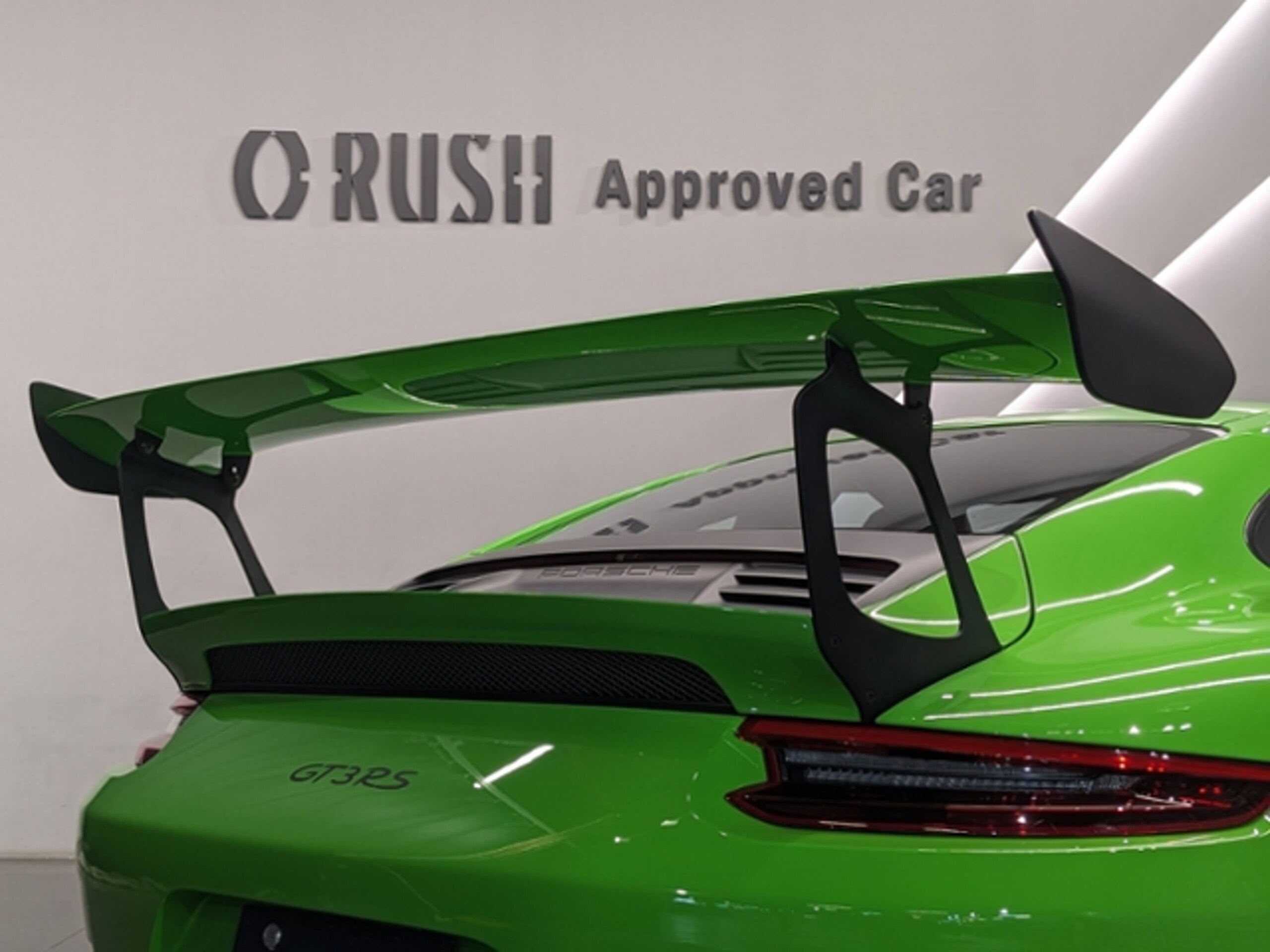 2019 Porsche 911 GT3 RS — Photo 34 / 39