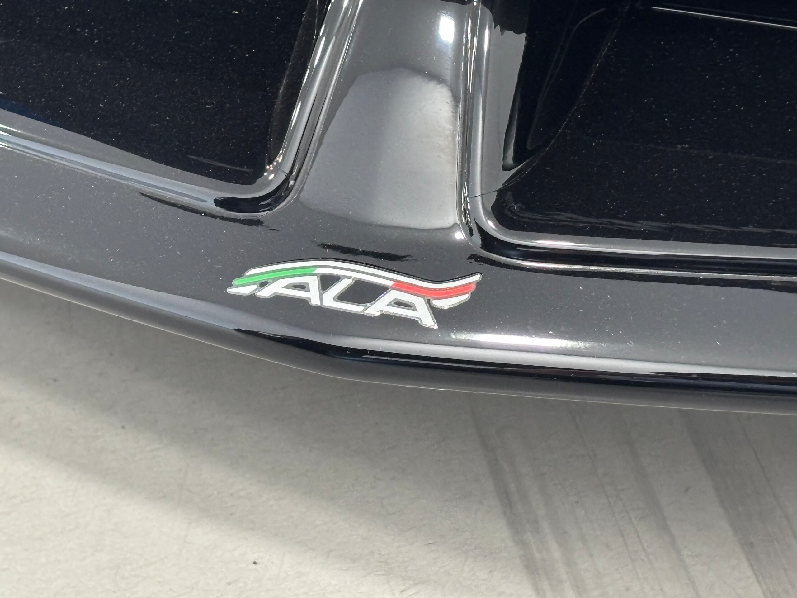 2020 Lamborghini Aventador SVJ Roadster — Photo 38 / 40