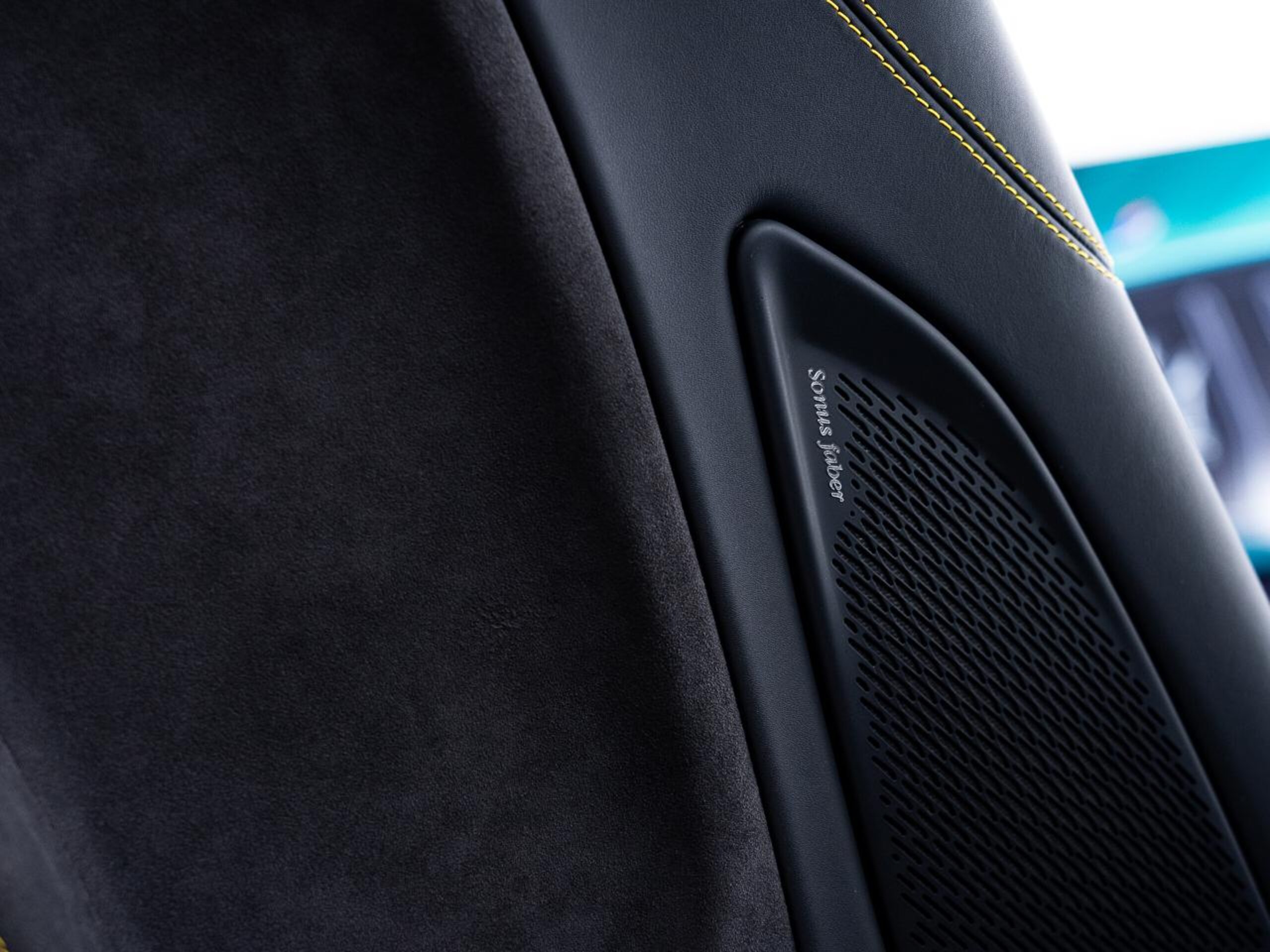 2022 Maserati MC20 — Photo 8 / 18
