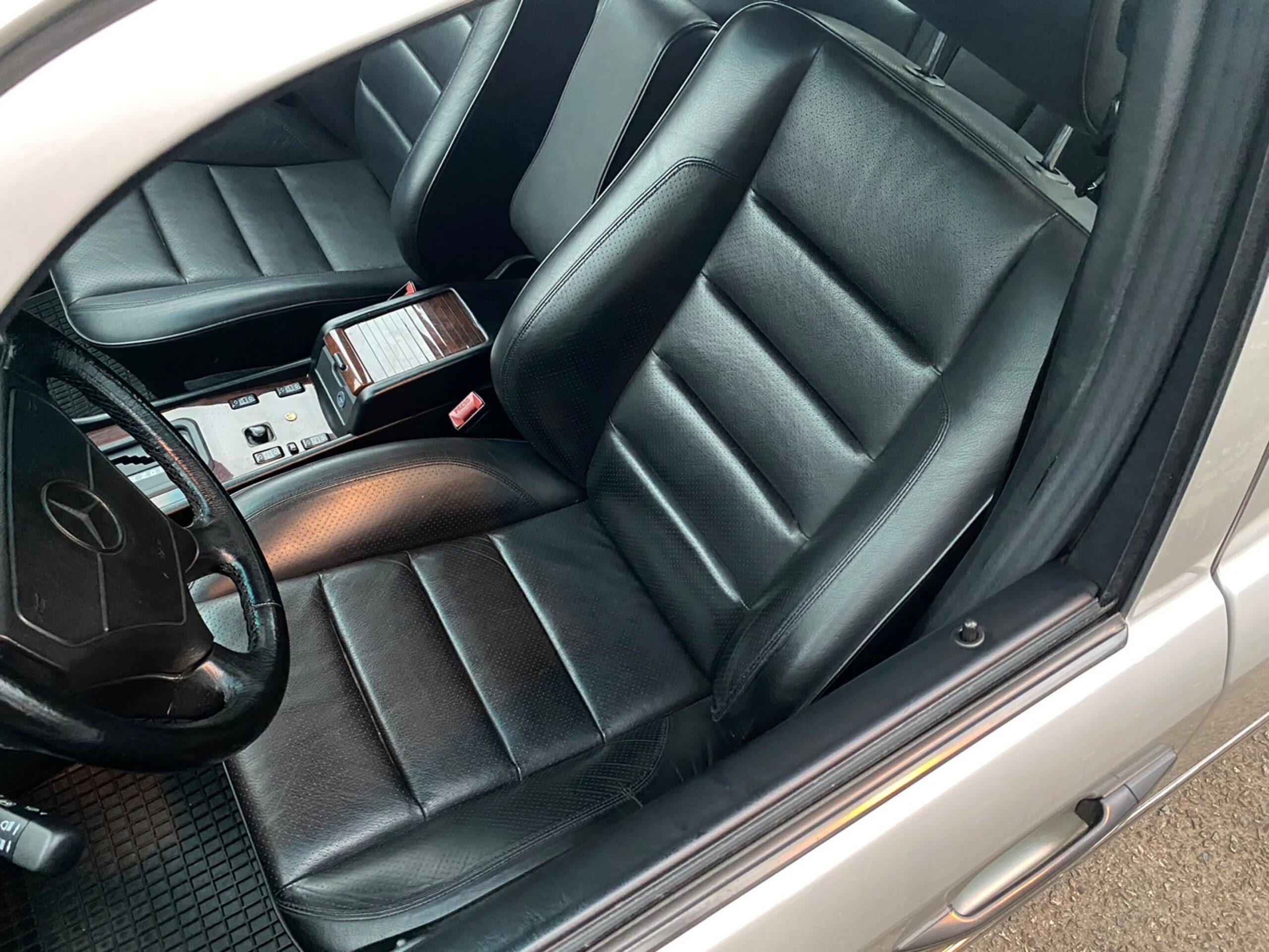 1993 Mercedes Benz E500 — Photo 10 / 15