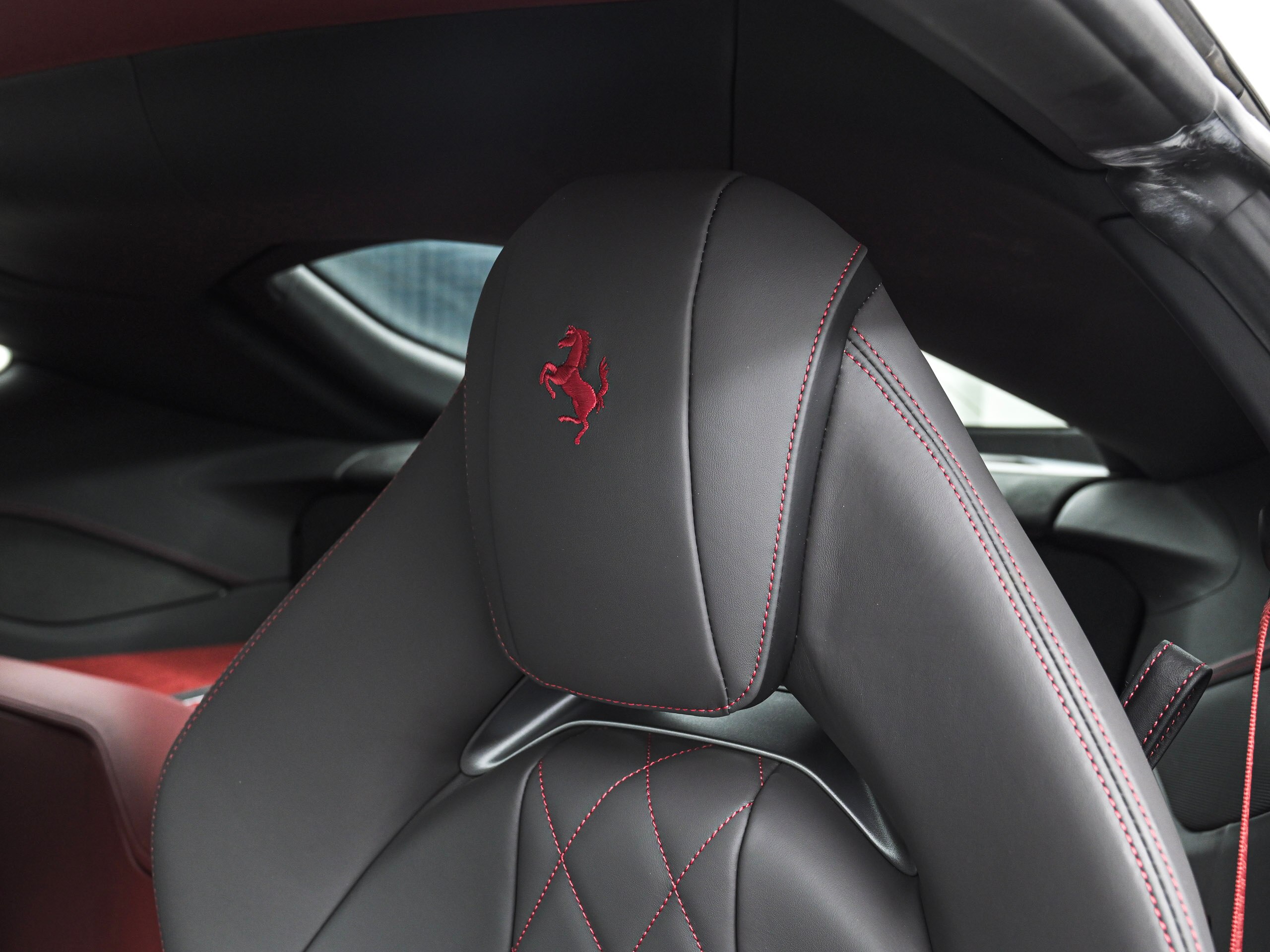 2021 Ferrari 812 Superfast — Photo 15 / 31