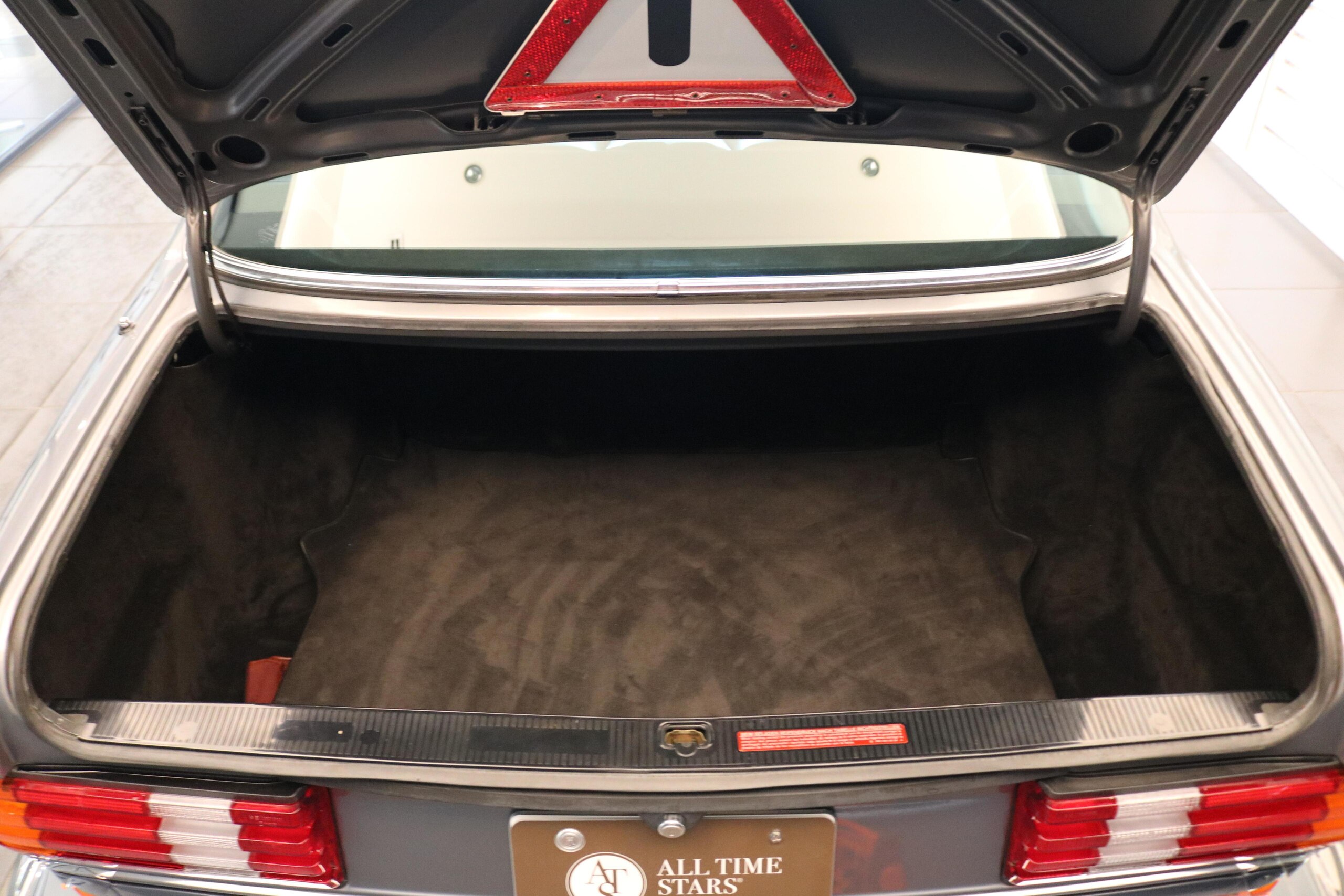 1989 Mercedes Benz 560SEC — Photo 14 / 14