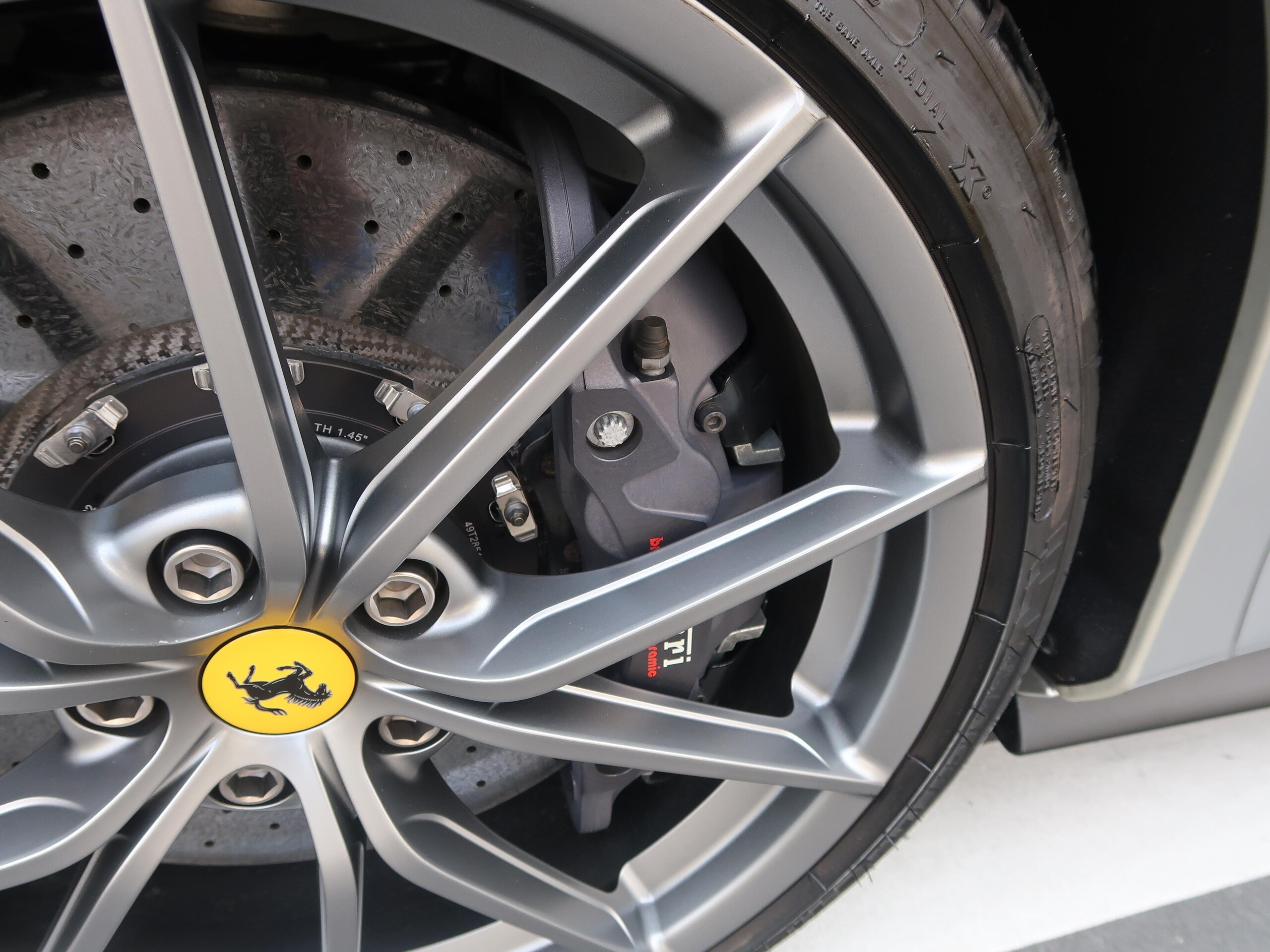 2020 Ferrari 488 Pista — Photo 25 / 53