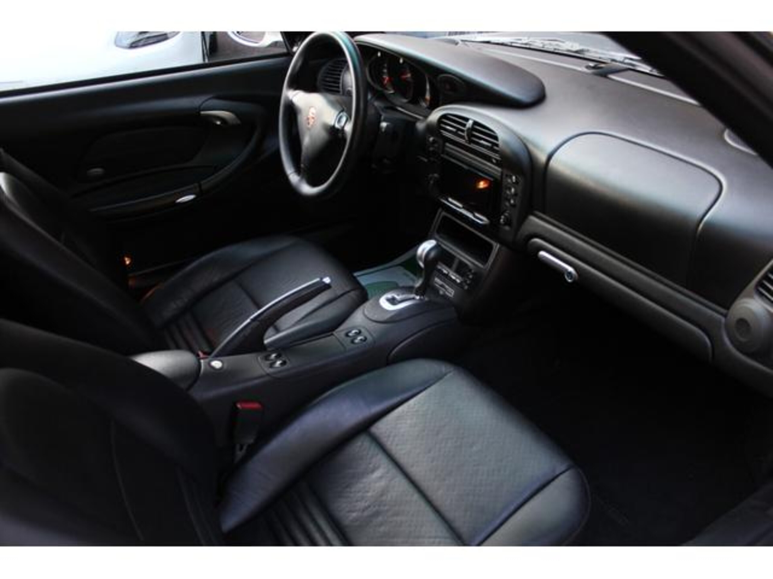 2002 Porsche 911 Carrera — Photo 12 / 18