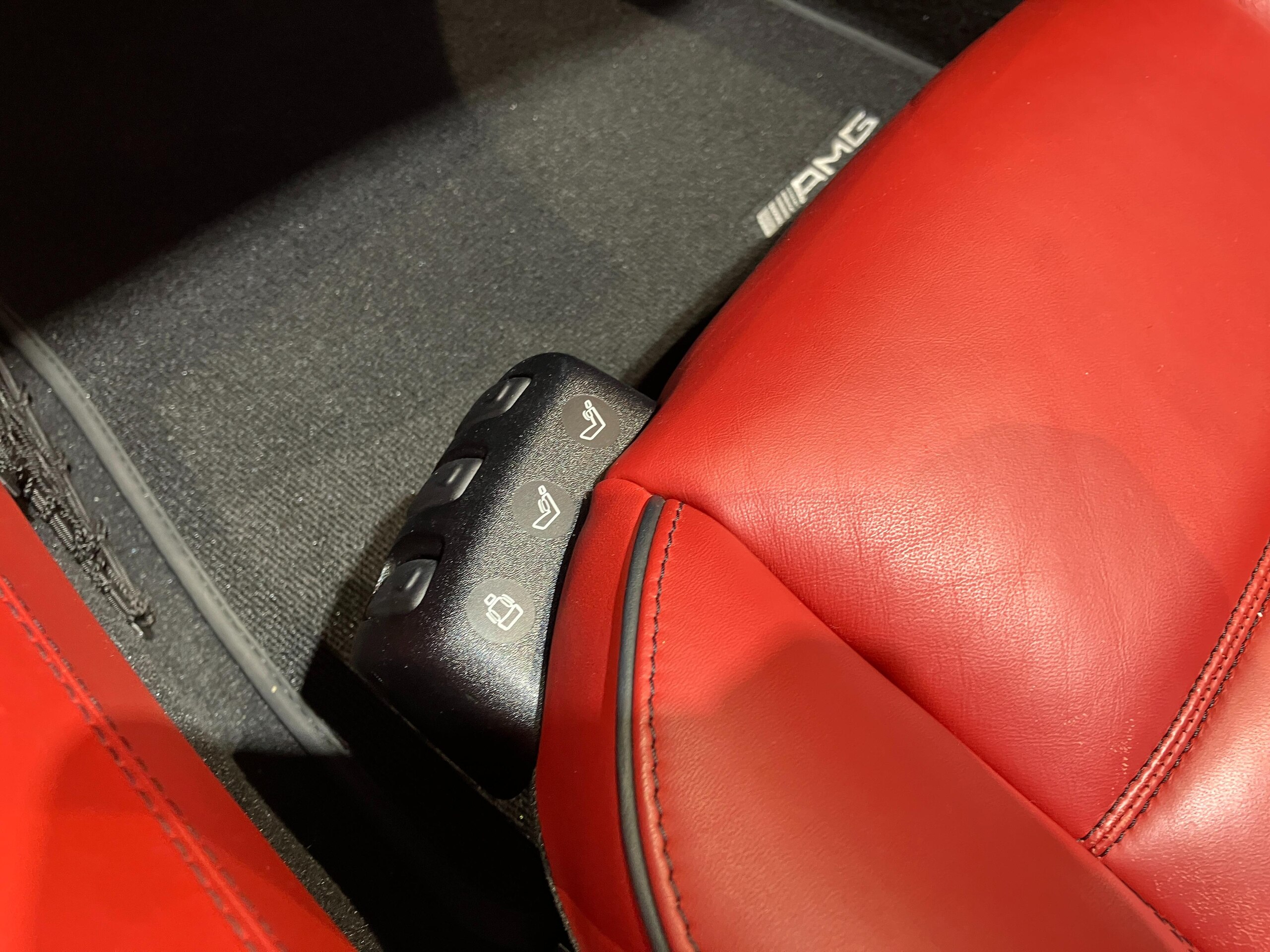 2011 Mercedes Benz SLS AMG Roadster — Photo 17 / 19