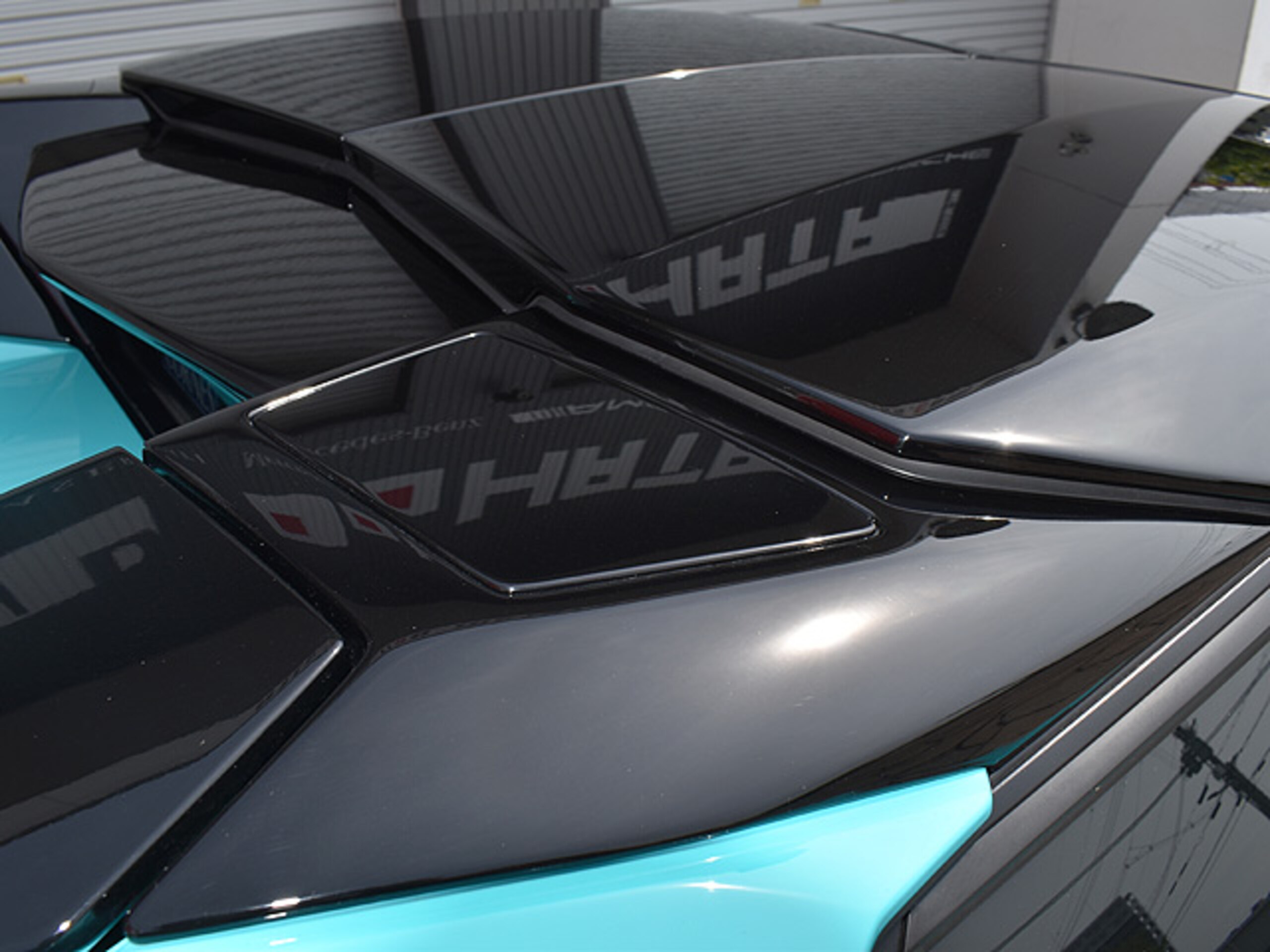 2022 Lamborghini Aventador Roadster LP780-4 Ultimae — Photo 19 / 38