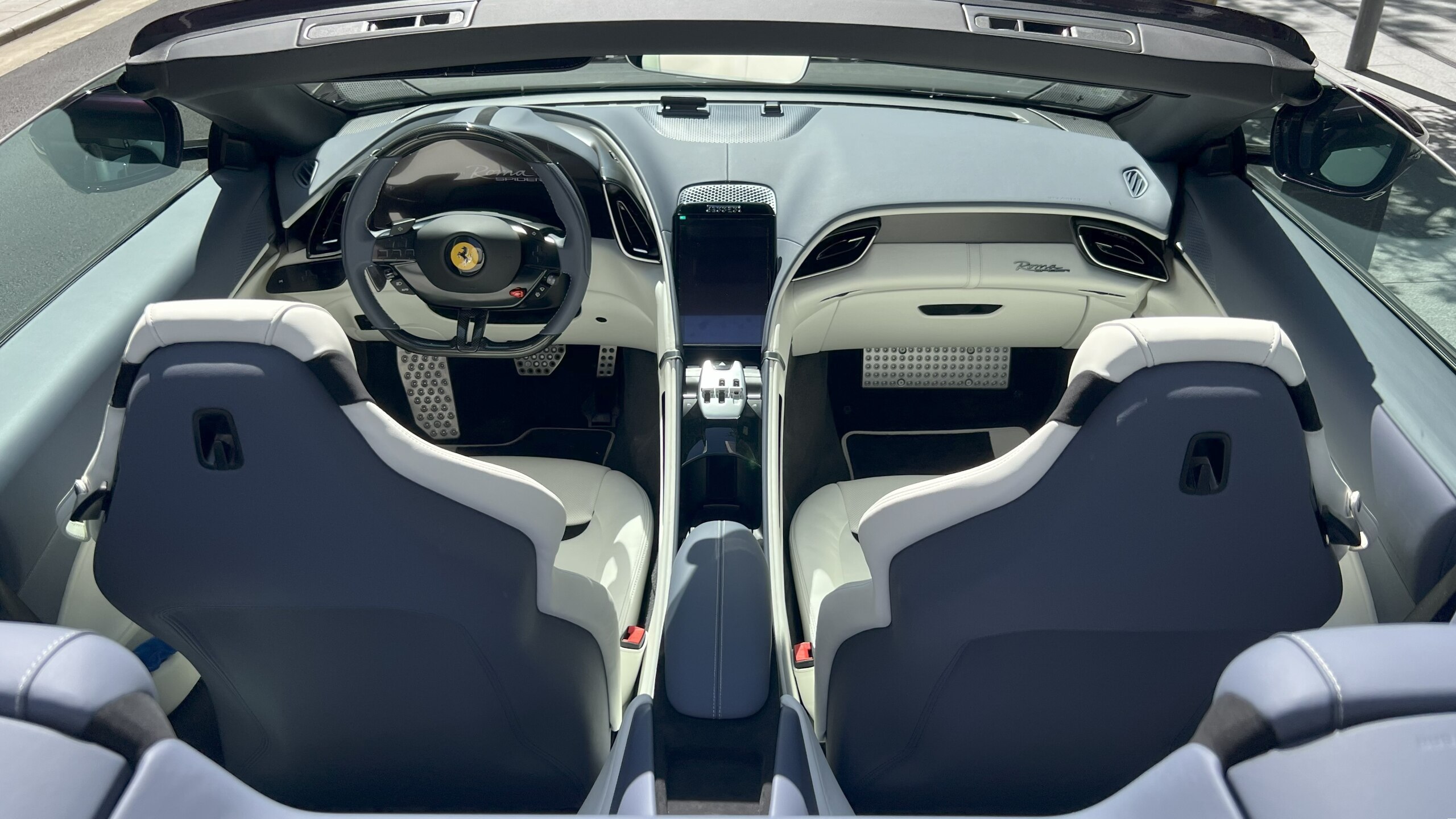 2024 Ferrari Roma Spider — Photo 9 / 44