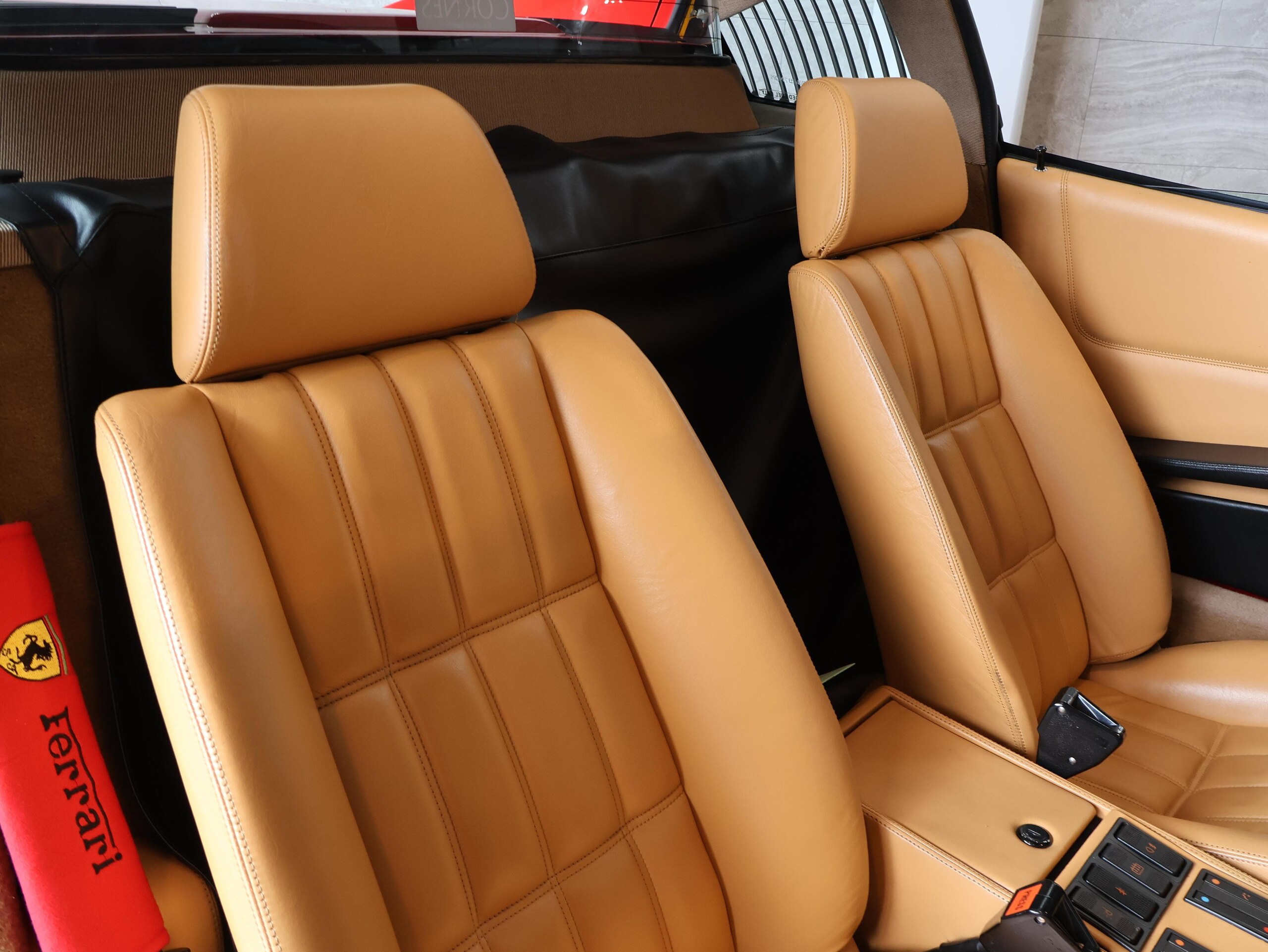 1989 Ferrari 328GTS — Photo 21 / 52