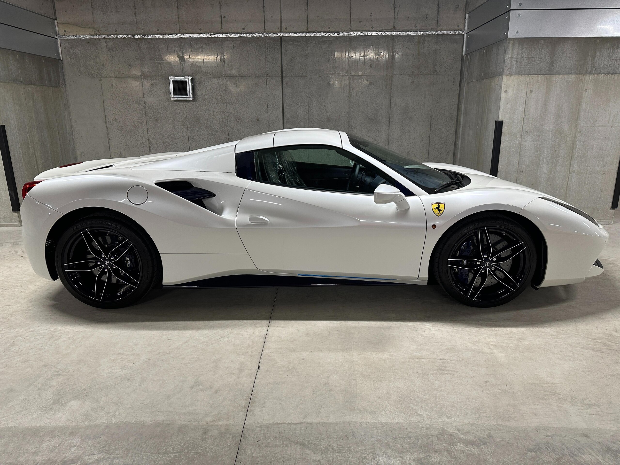 2016 Ferrari 488 Spider — Photo 6 / 19
