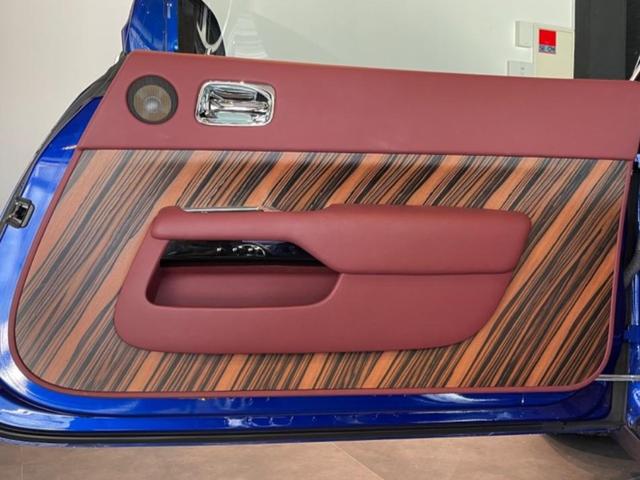 2014 Rolls-Royce Wraith — Photo 14 / 16