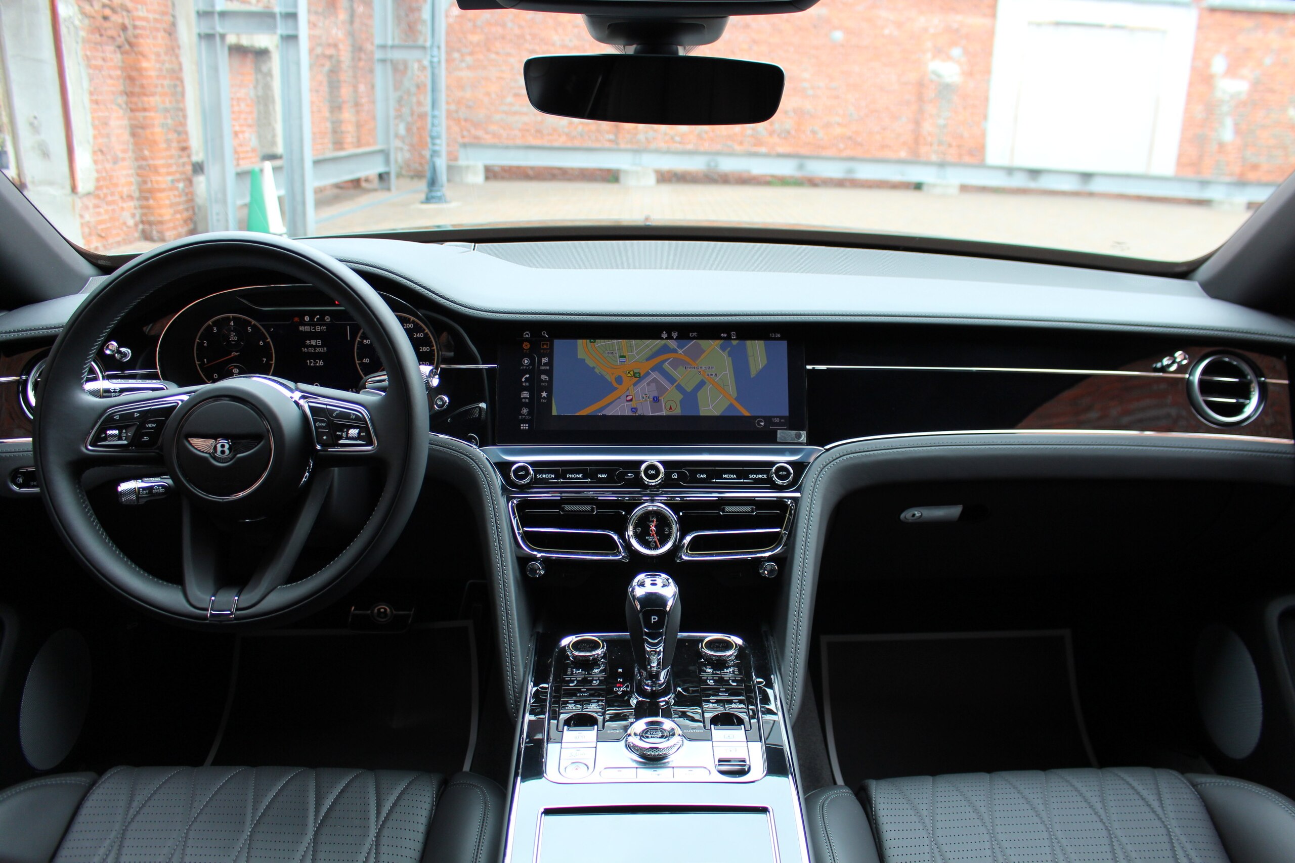 2022 Bentley Flying Spur — Photo 11 / 18