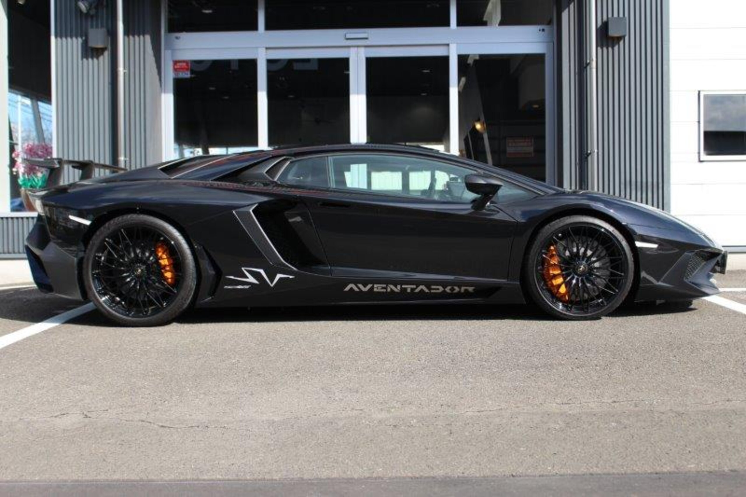 2017 Lamborghini Aventador SV — Photo 6 / 21
