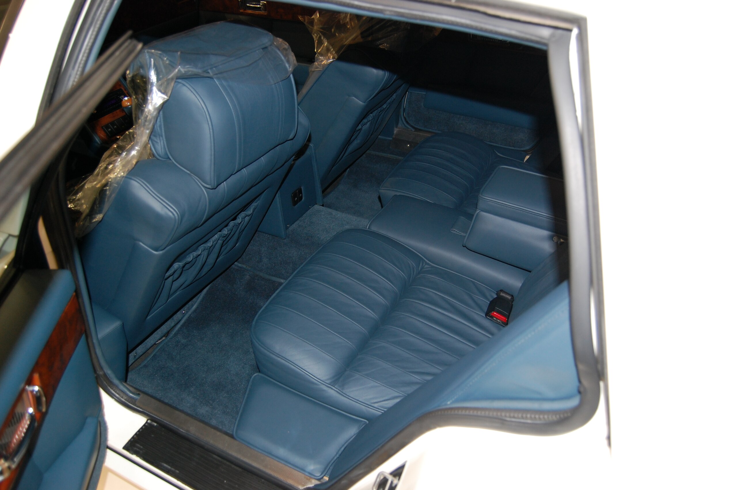 1988 Aston Martin Lagonda — Photo 9 / 11
