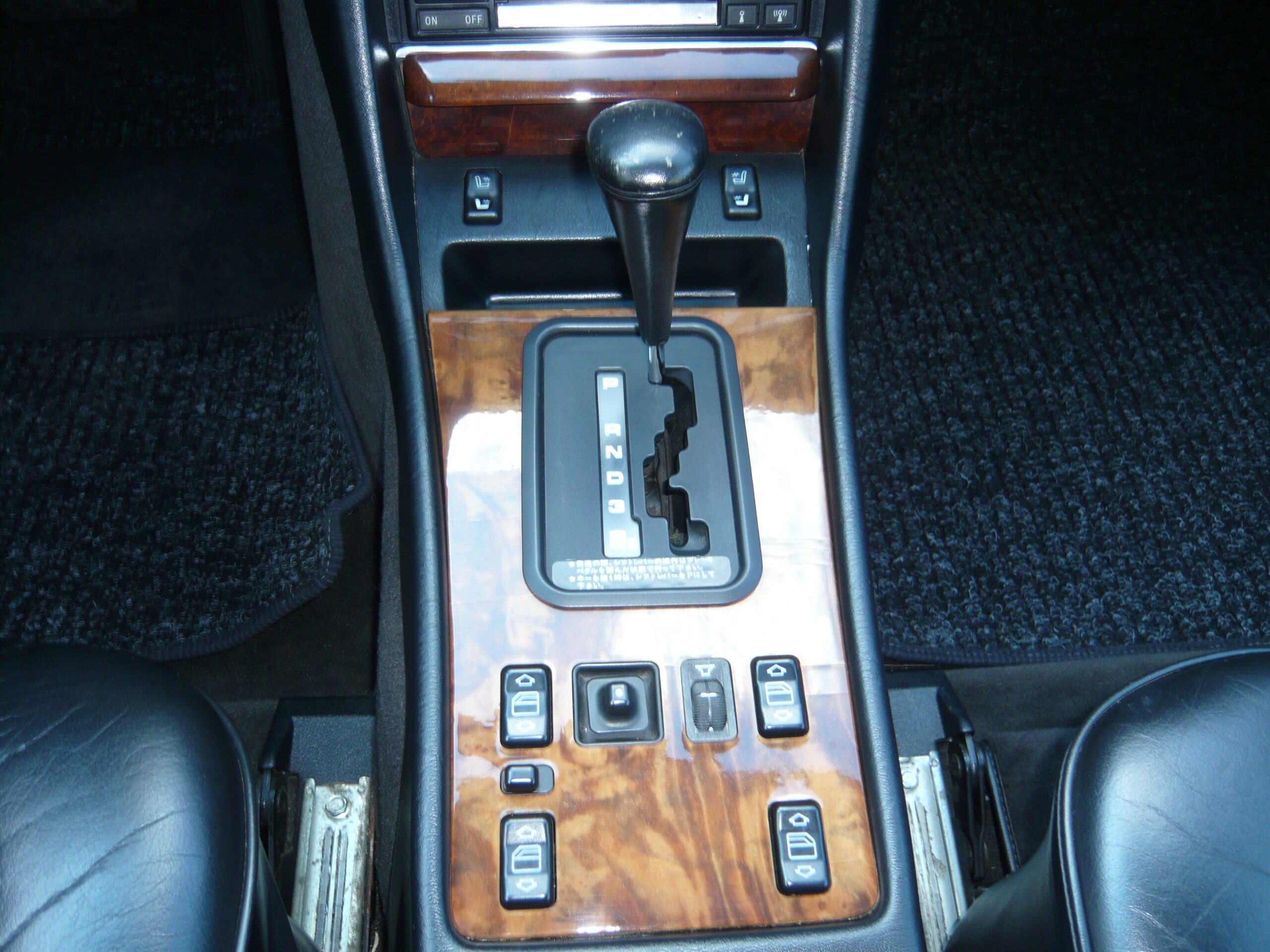 1990 Mercedes Benz 560SEC — Photo 12 / 19