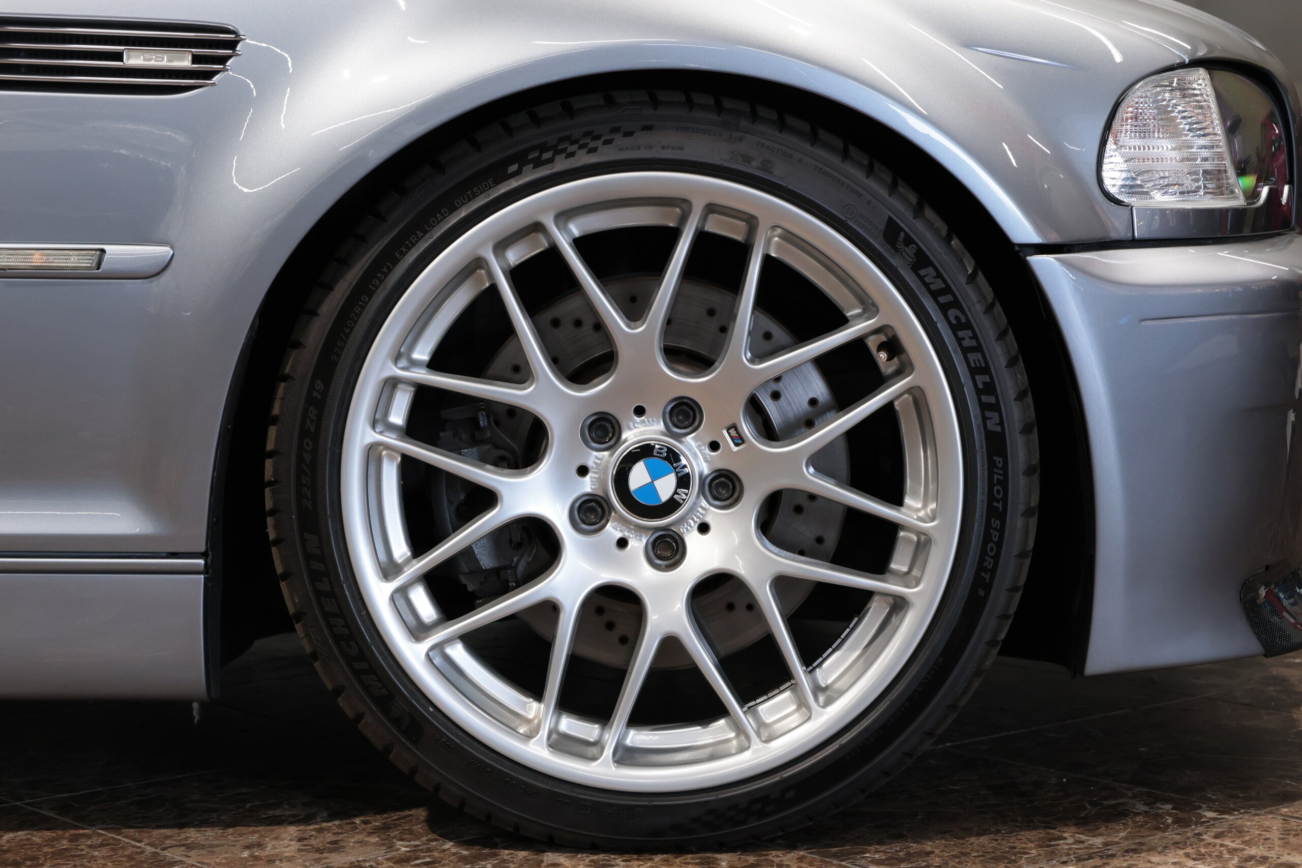 2004 BMW M3 CSL — Photo 26 / 28