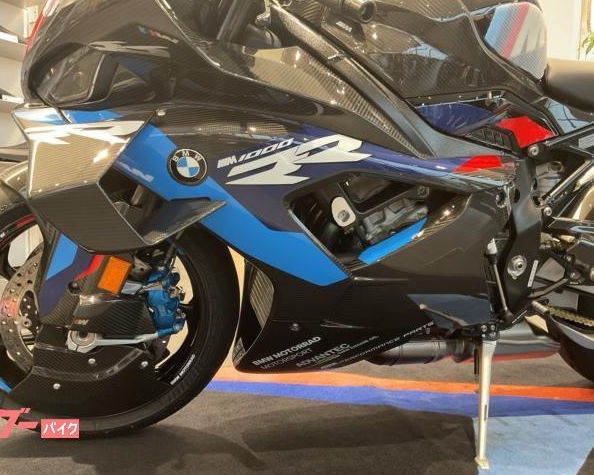 2023 BMW M1000RR — Photo 13 / 18