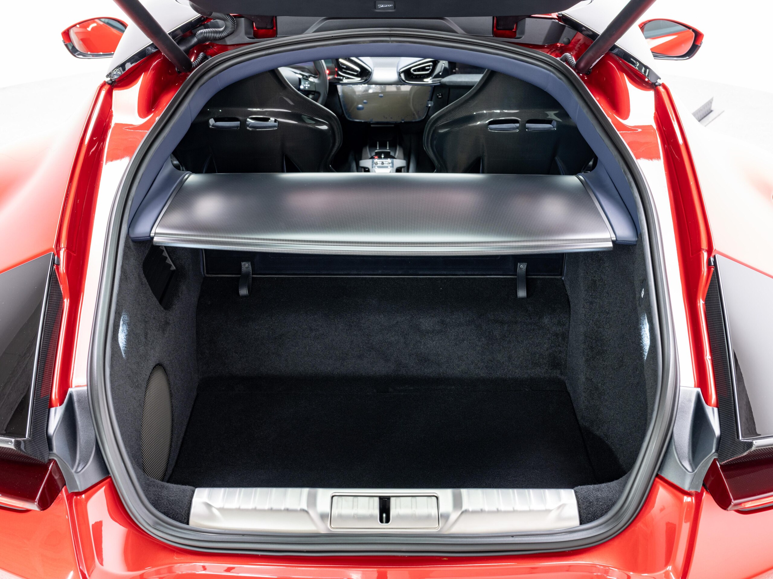 2025 Ferrari 12Cilindri — Photo 31 / 32